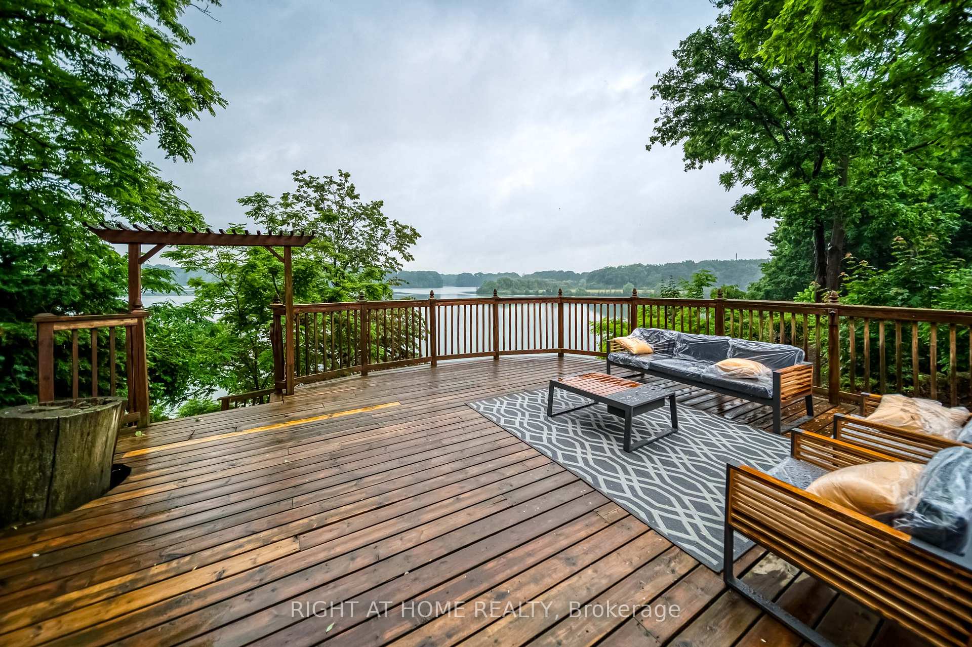 Photo 42 of 44 Royal Henley Boulevard, St. Catharines, Martindale Pond — HOMEH