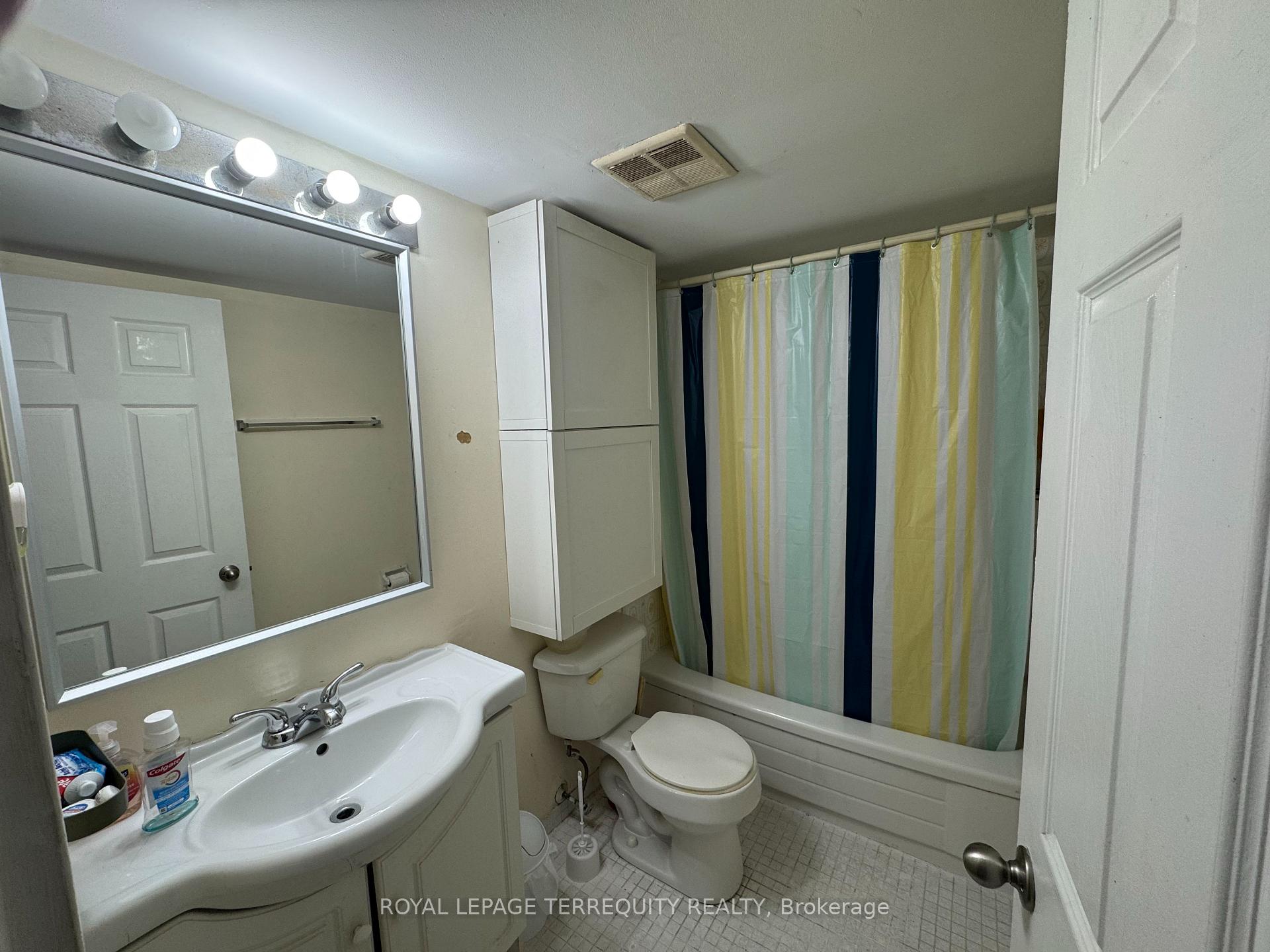 Photo 11 of Unit 605, 40 Panorama Court, Etobicoke, Mount Olive-Silverstone-Jamestown — HOMEH