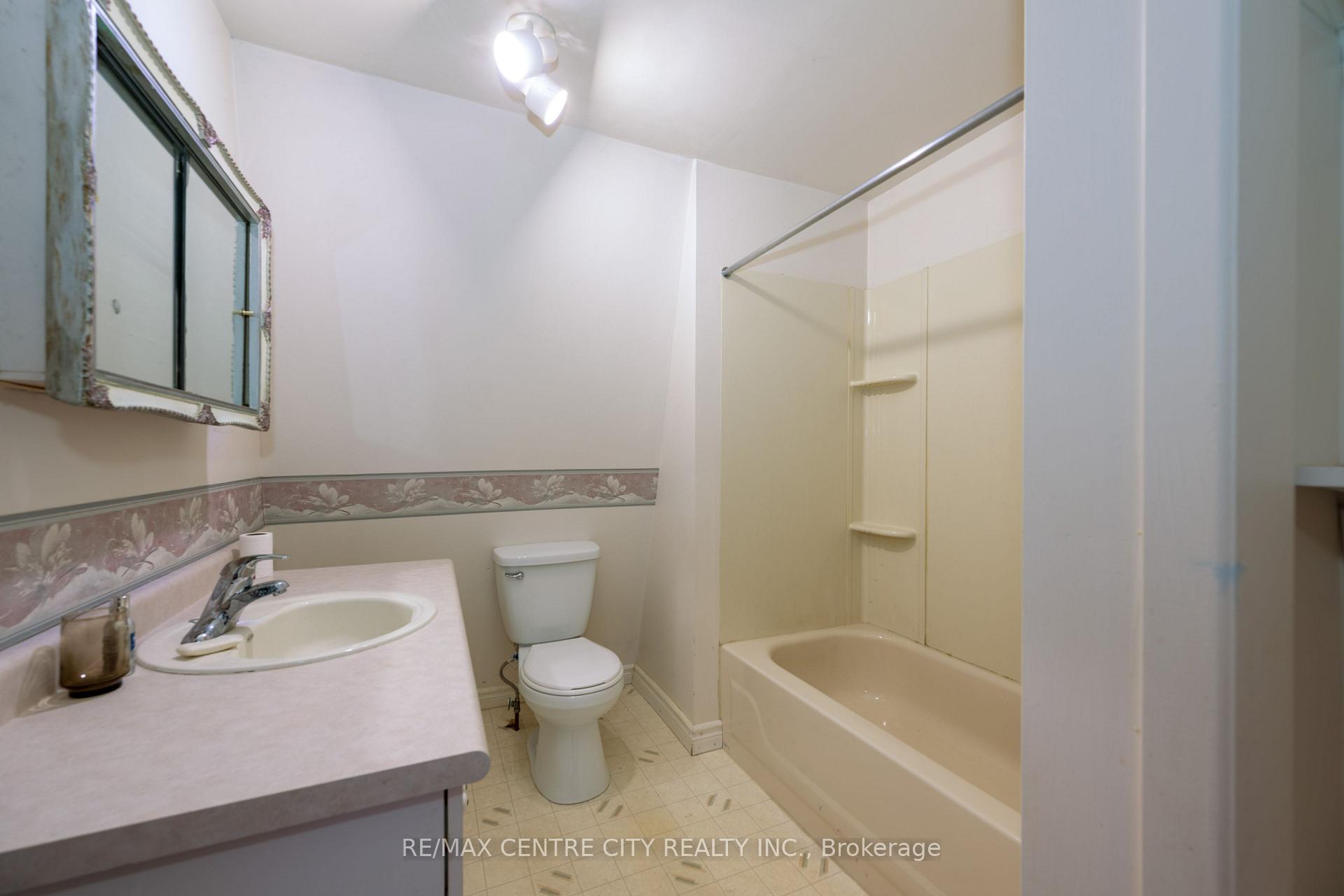 Photo 26 of 42067 Ferguson Line, Central Elgin, Rural Central Elgin — HOMEH