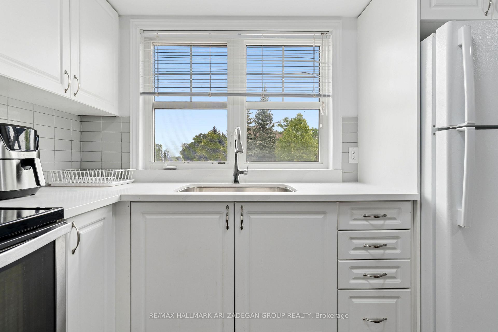 Photo 7 of Unit 74, 701 Homer Watson Boulevard, Kitchener, Country Hills East — HOMEH