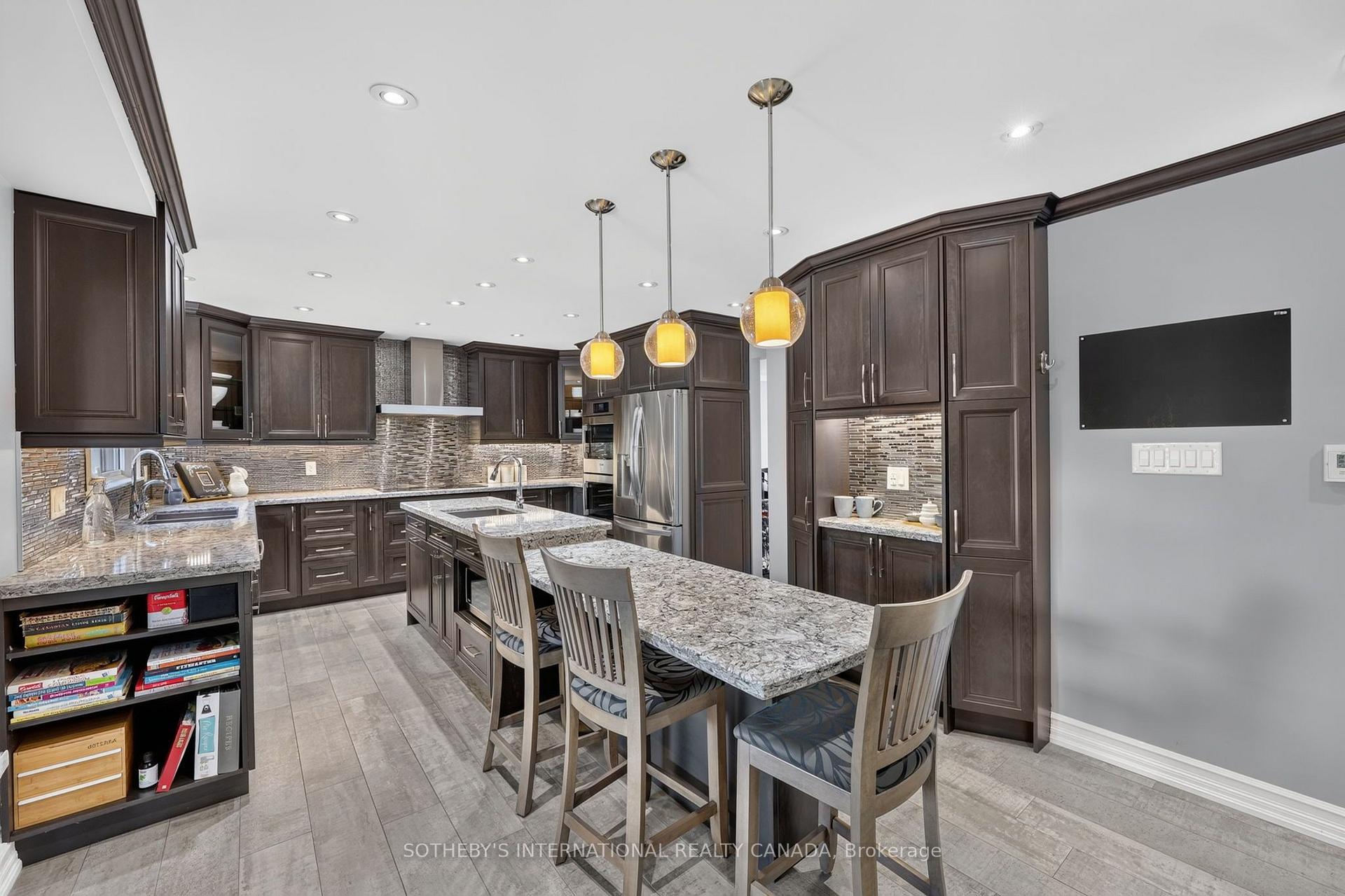 Photo 4 of 7 McKee Drive, Caledon, Caledon East — HOMEH