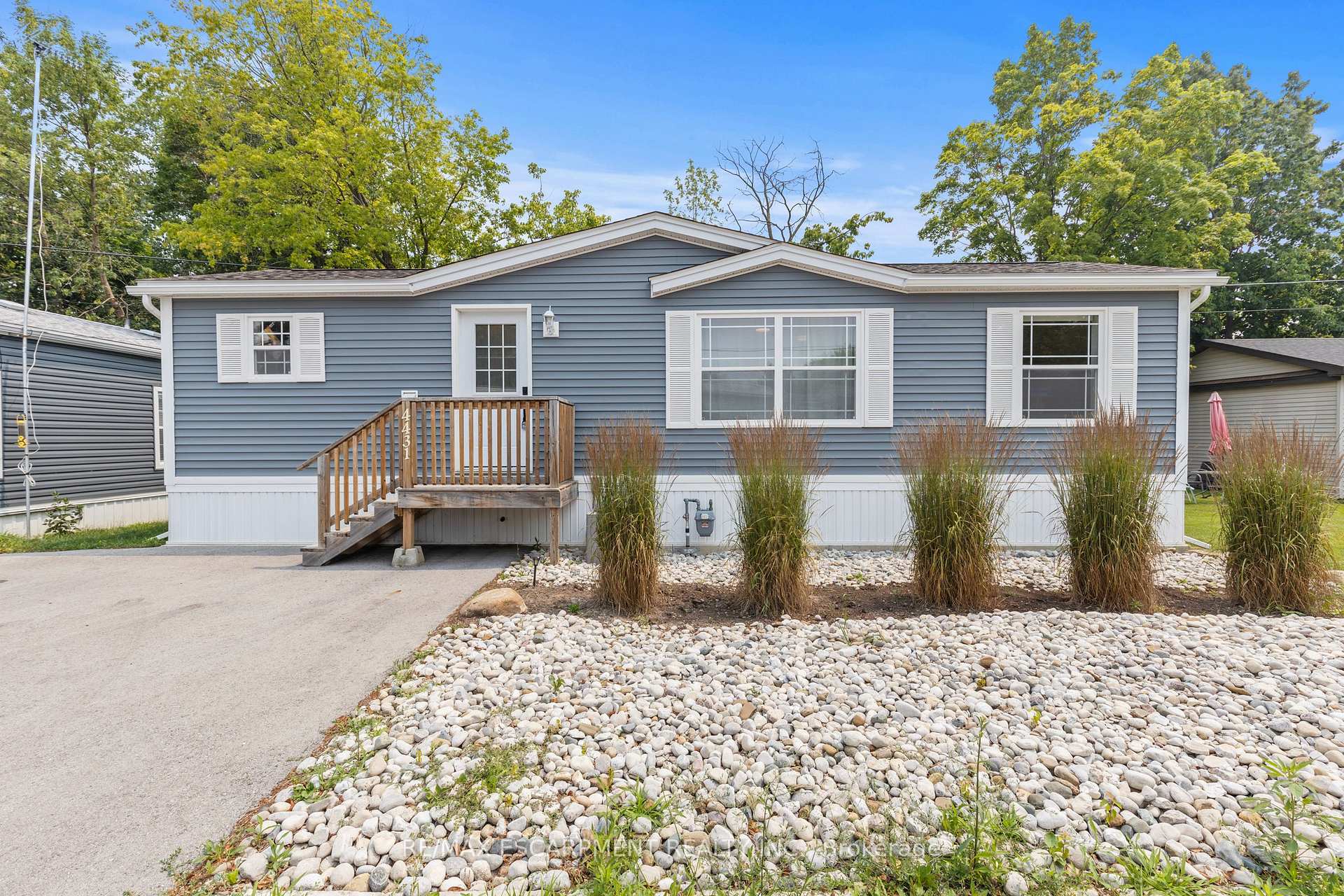 Photo 1 of 4431 Timothy Lane W, Lincoln, Beamsville — HOMEH