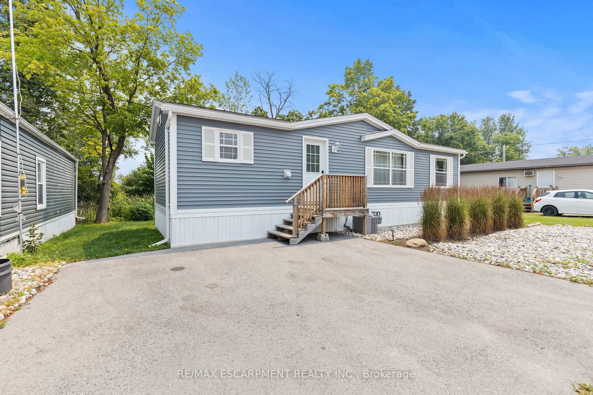 Photo 3 of 4431 Timothy Lane W, Lincoln, Beamsville — HOMEH