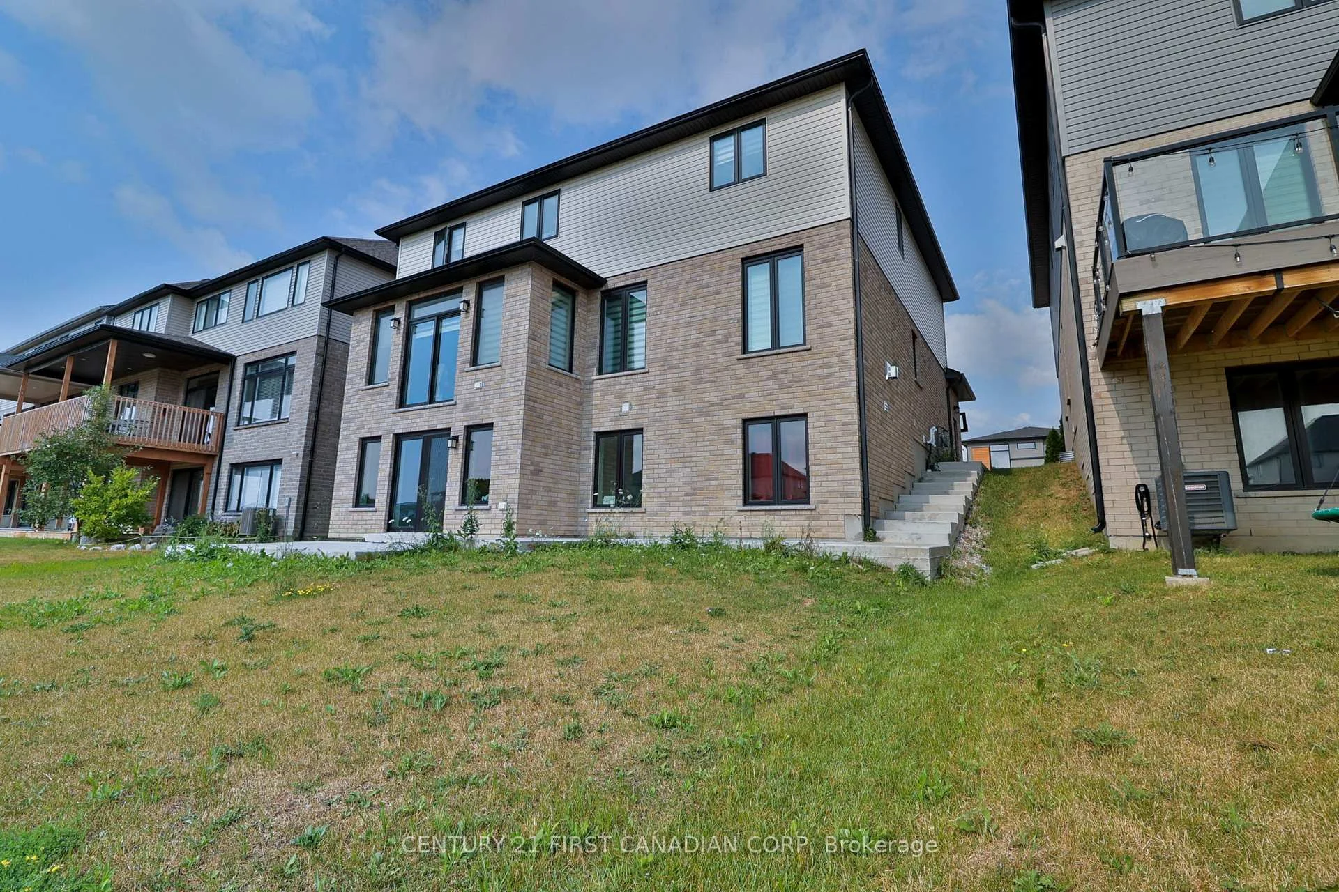 Photo 30 of 1266 Silverfox Drive, London, North S — HOMEH