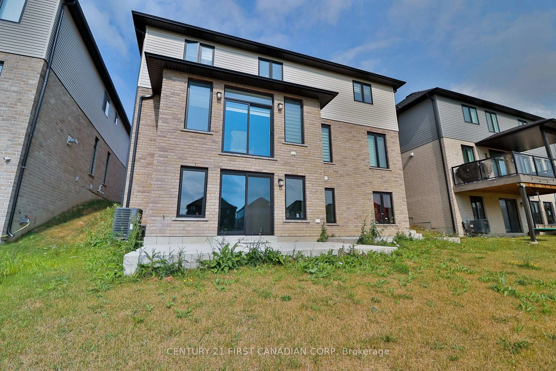 Photo 36 of 1266 Silverfox Drive, London, North S — HOMEH