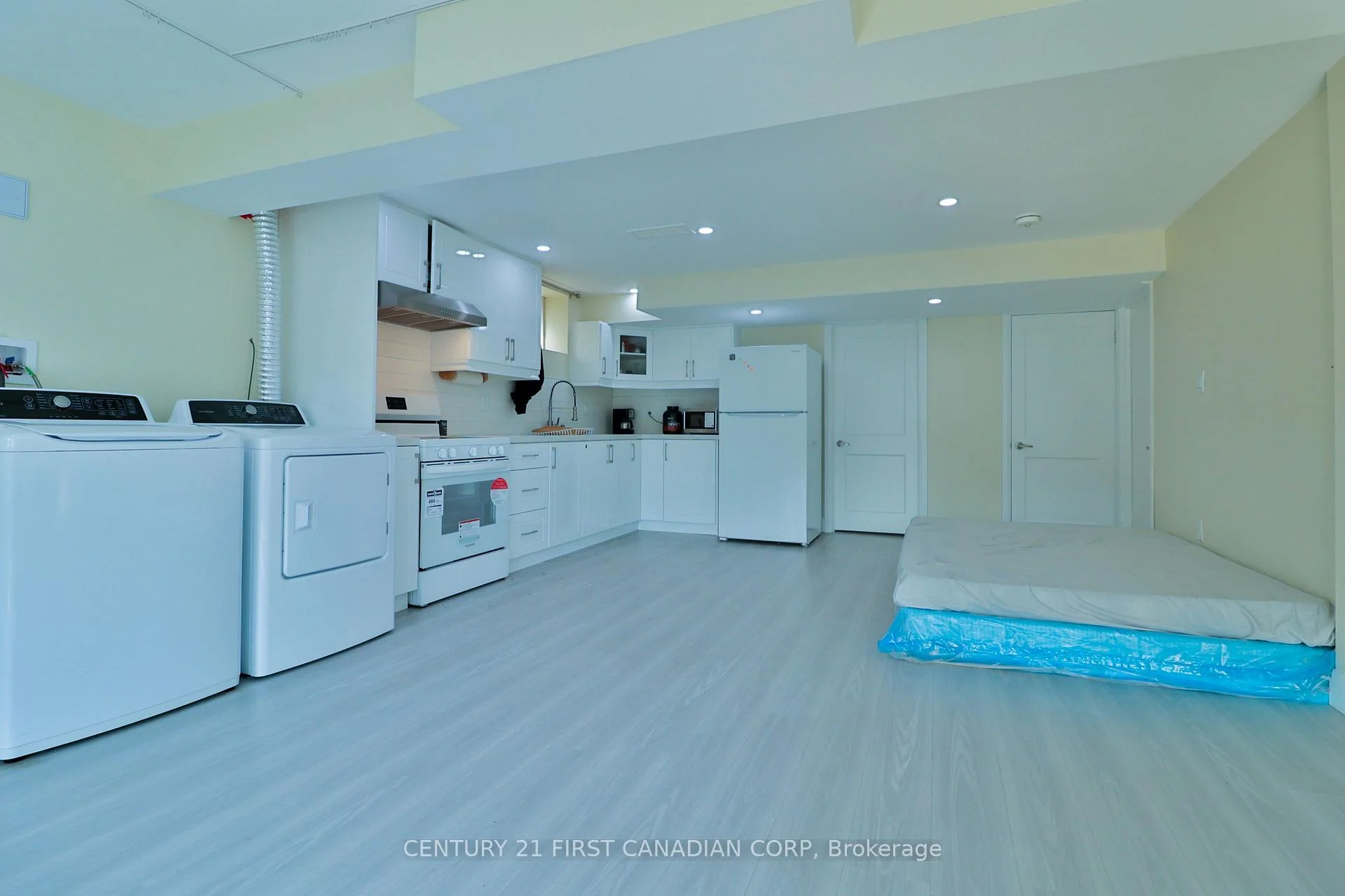 Photo 40 of 1266 Silverfox Drive, London, North S — HOMEH