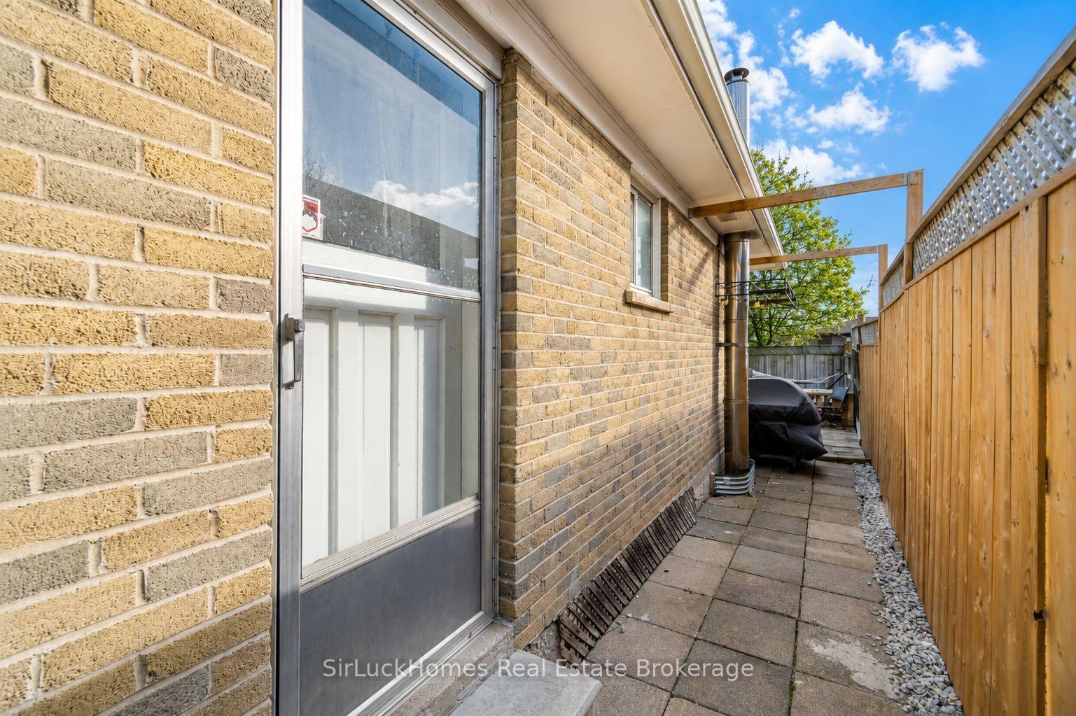 Photo 7 of 90 Mountainview Road S, Halton Hills, Georgetown — HOMEH
