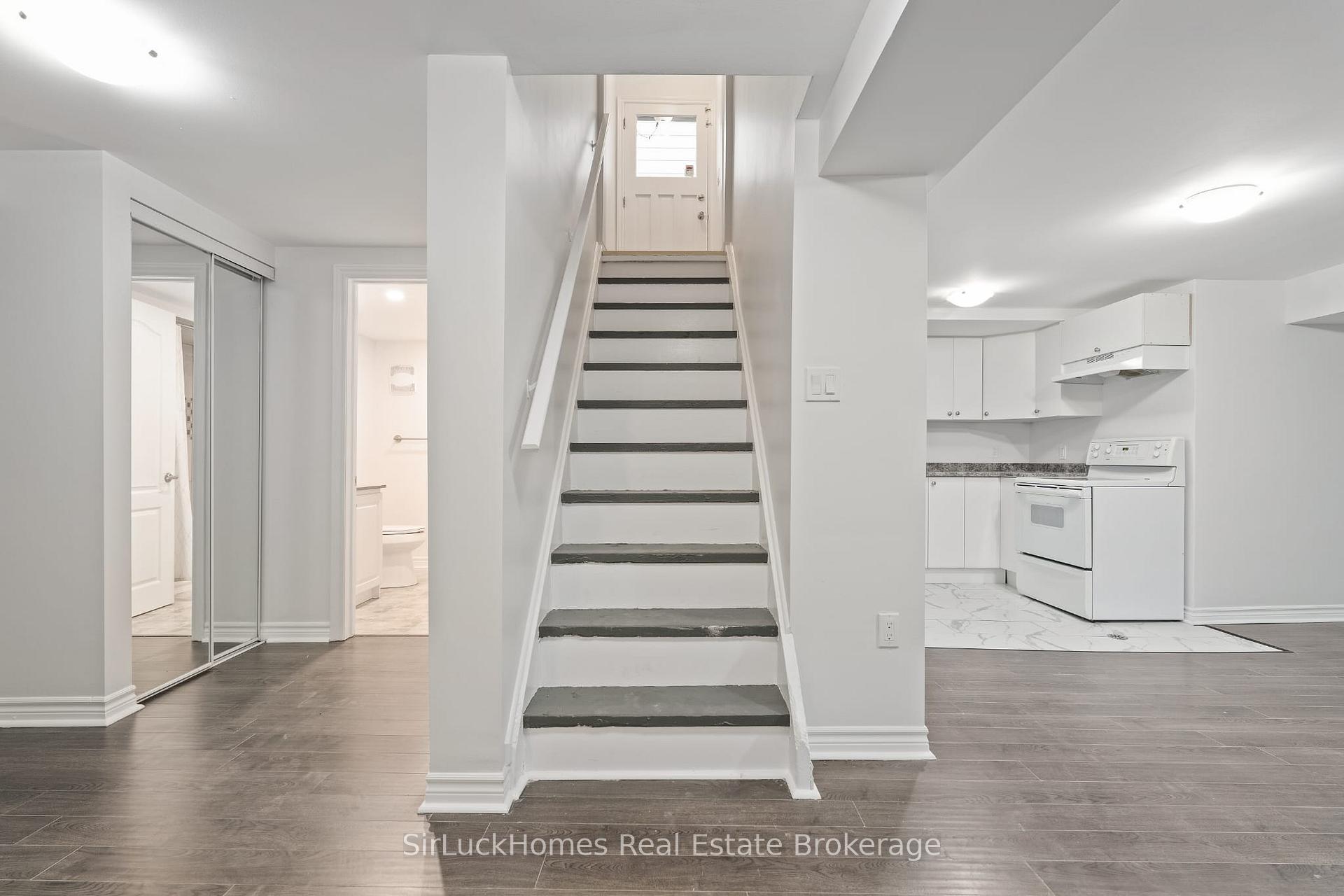 Photo 8 of 90 Mountainview Road S, Halton Hills, Georgetown — HOMEH