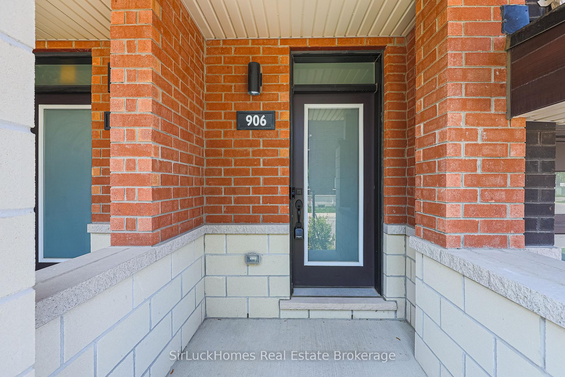 Photo 6 of 906 Kicking Horse Path, Oshawa, McLaughlin — HOMEH