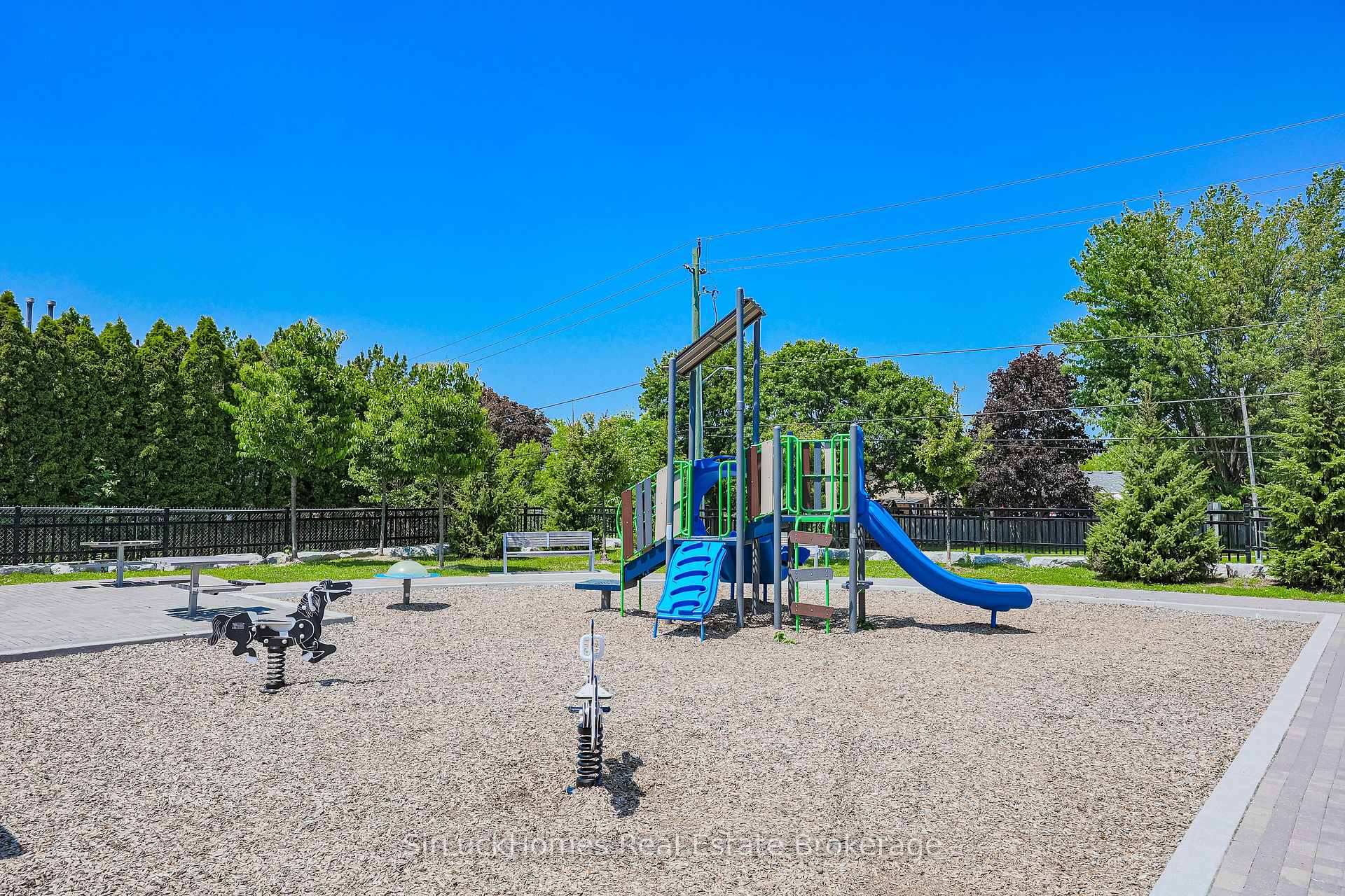 Photo 32 of 906 Kicking Horse Path, Oshawa, McLaughlin — HOMEH