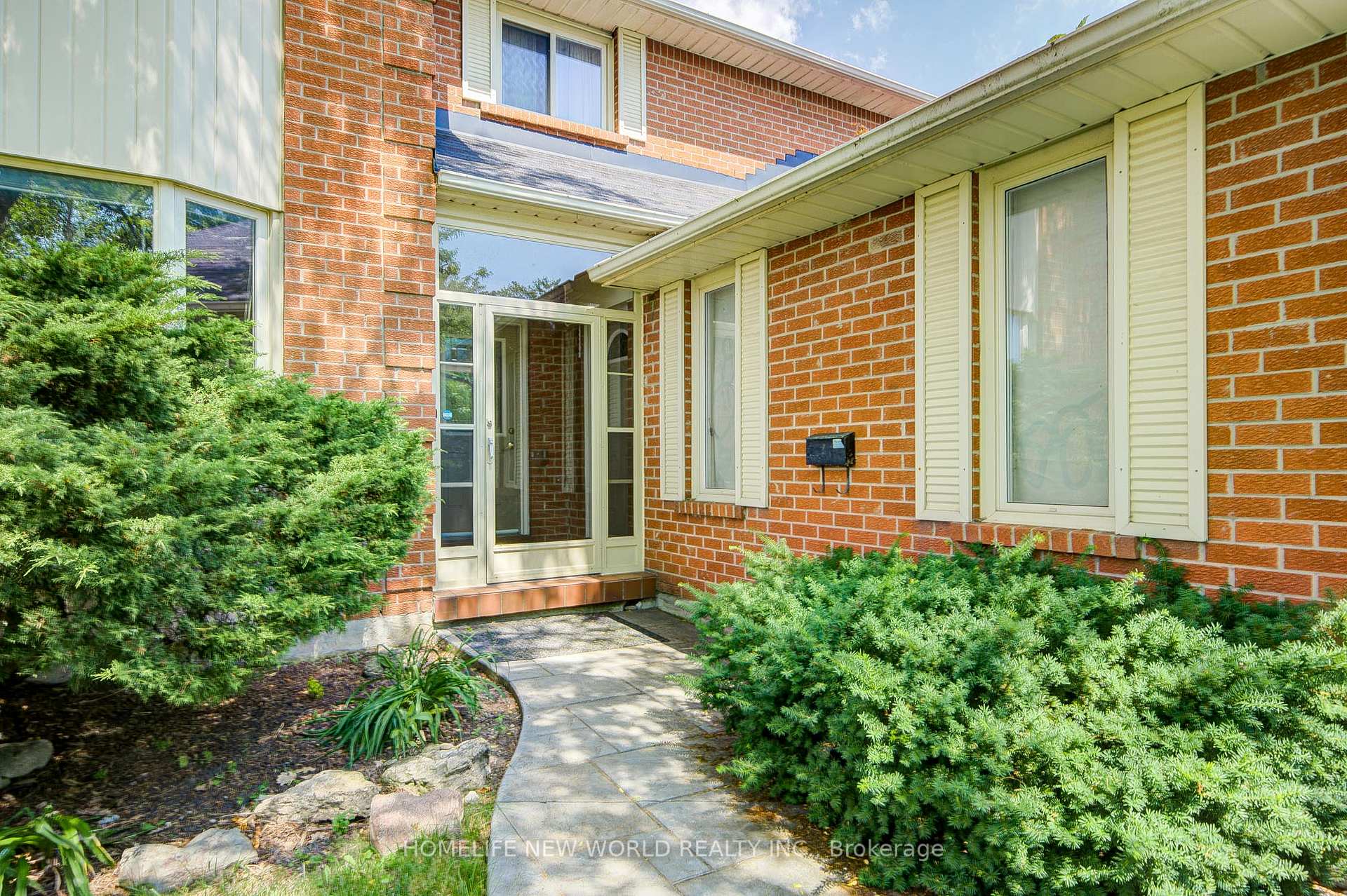 Photo 2 of 4468 Beacon Lane, Mississauga, Creditview — HOMEH