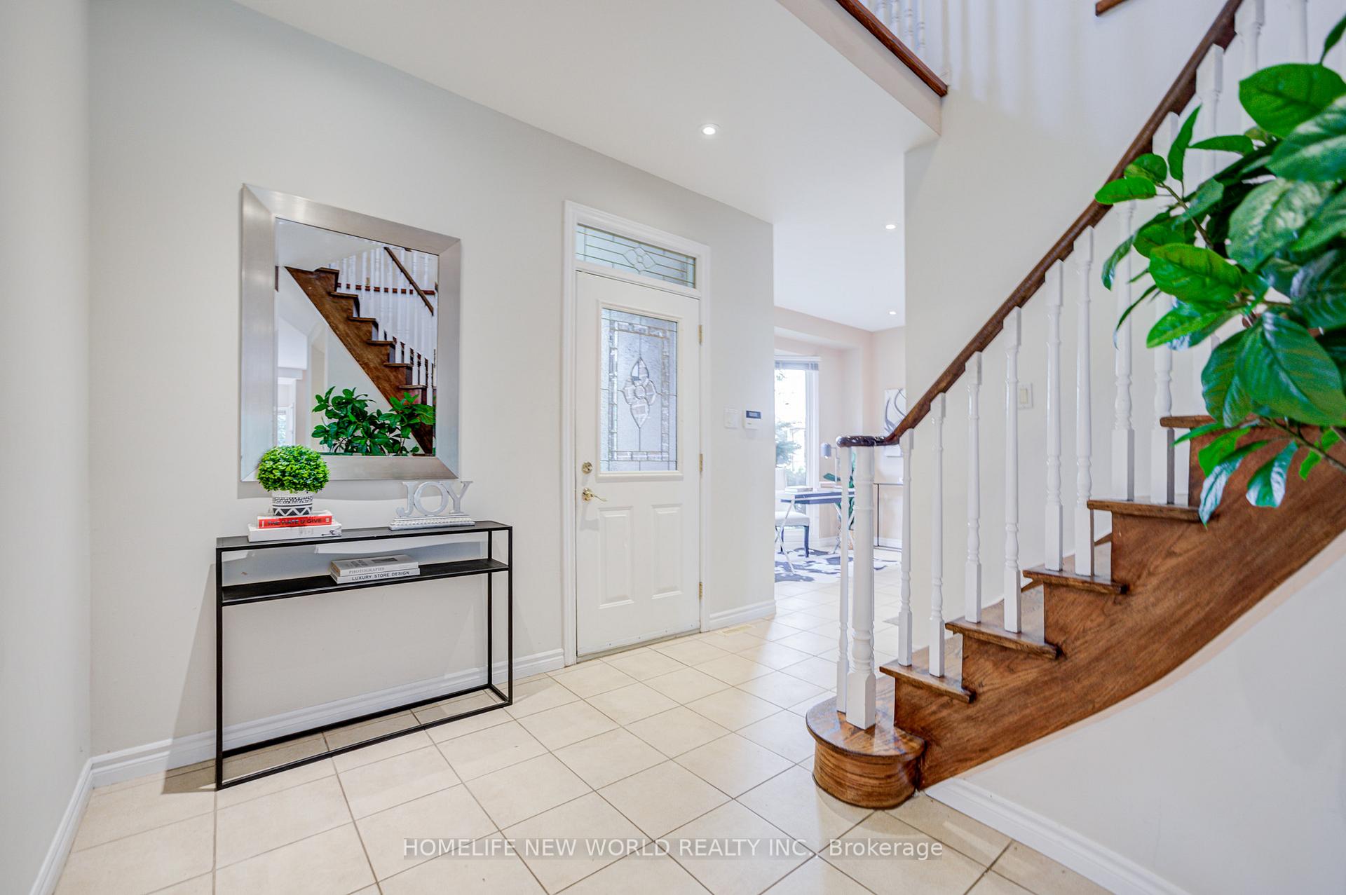 Photo 3 of 4468 Beacon Lane, Mississauga, Creditview — HOMEH