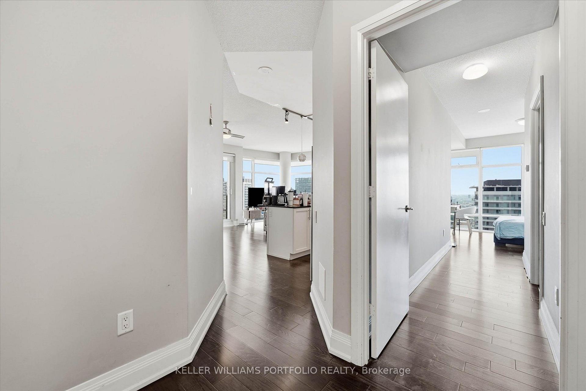 Photo 3 of Unit 4111, 2191 Yonge Street, Toronto, Mount Pleasant West — HOMEH