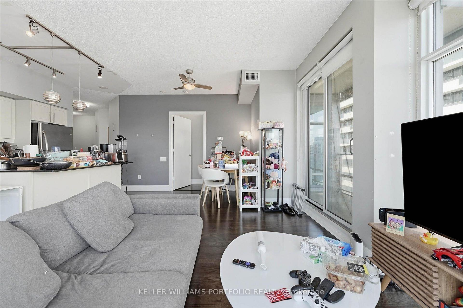 Photo 6 of Unit 4111, 2191 Yonge Street, Toronto, Mount Pleasant West — HOMEH