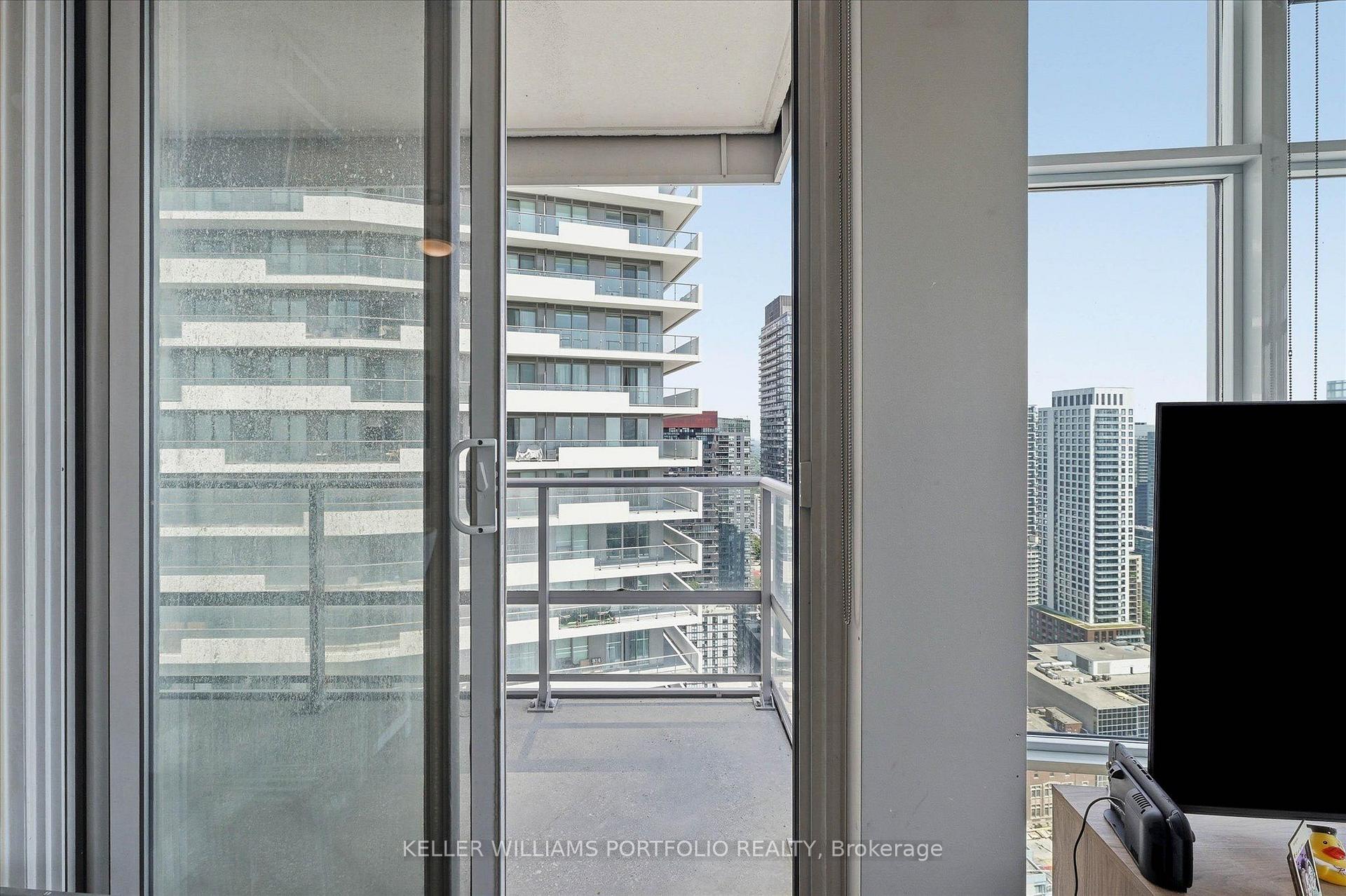 Photo 10 of Unit 4111, 2191 Yonge Street, Toronto, Mount Pleasant West — HOMEH