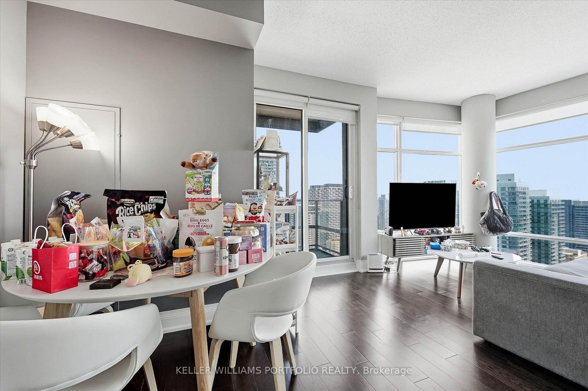 Photo 13 of Unit 4111, 2191 Yonge Street, Toronto, Mount Pleasant West — HOMEH