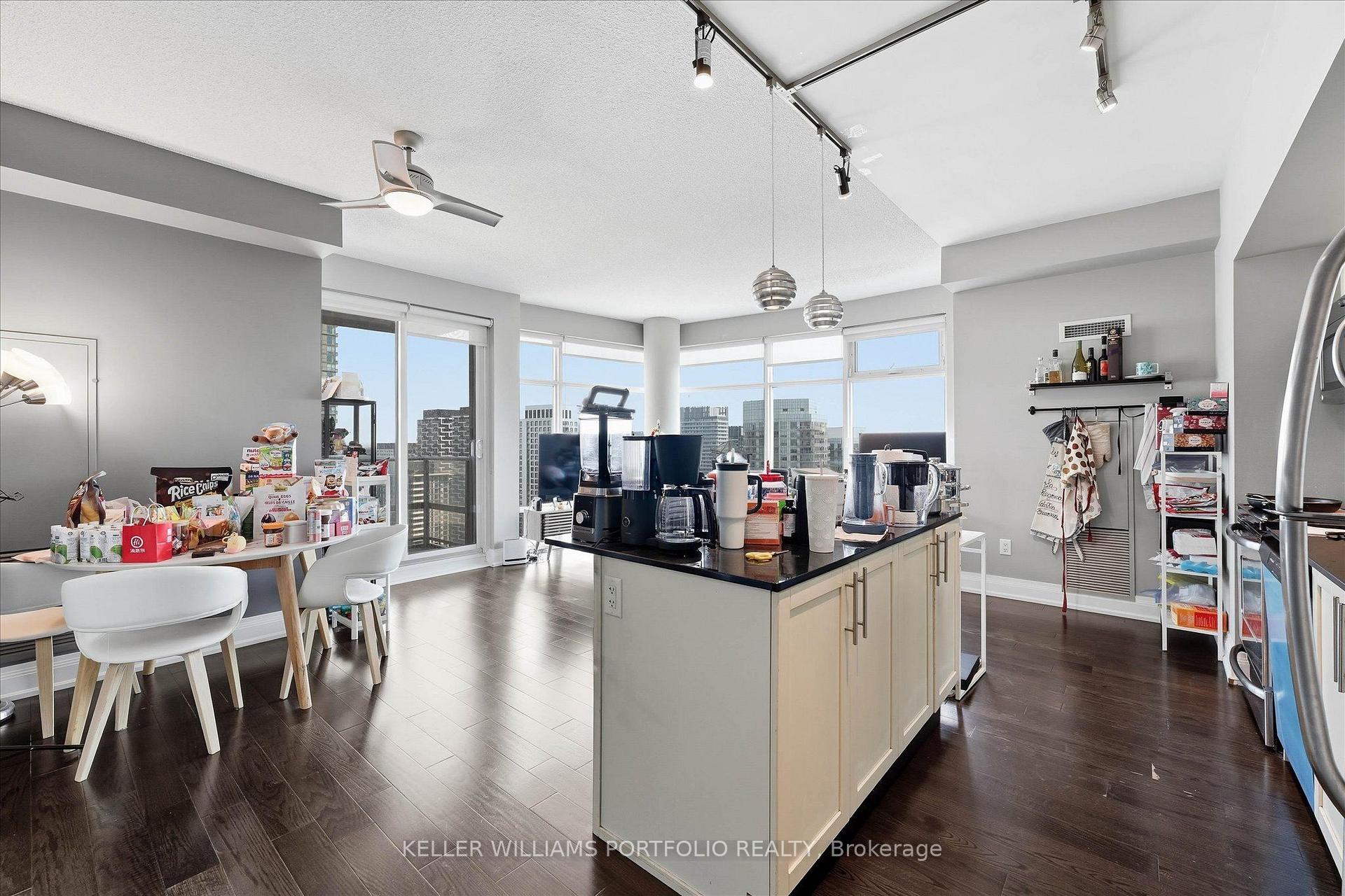 Photo 15 of Unit 4111, 2191 Yonge Street, Toronto, Mount Pleasant West — HOMEH