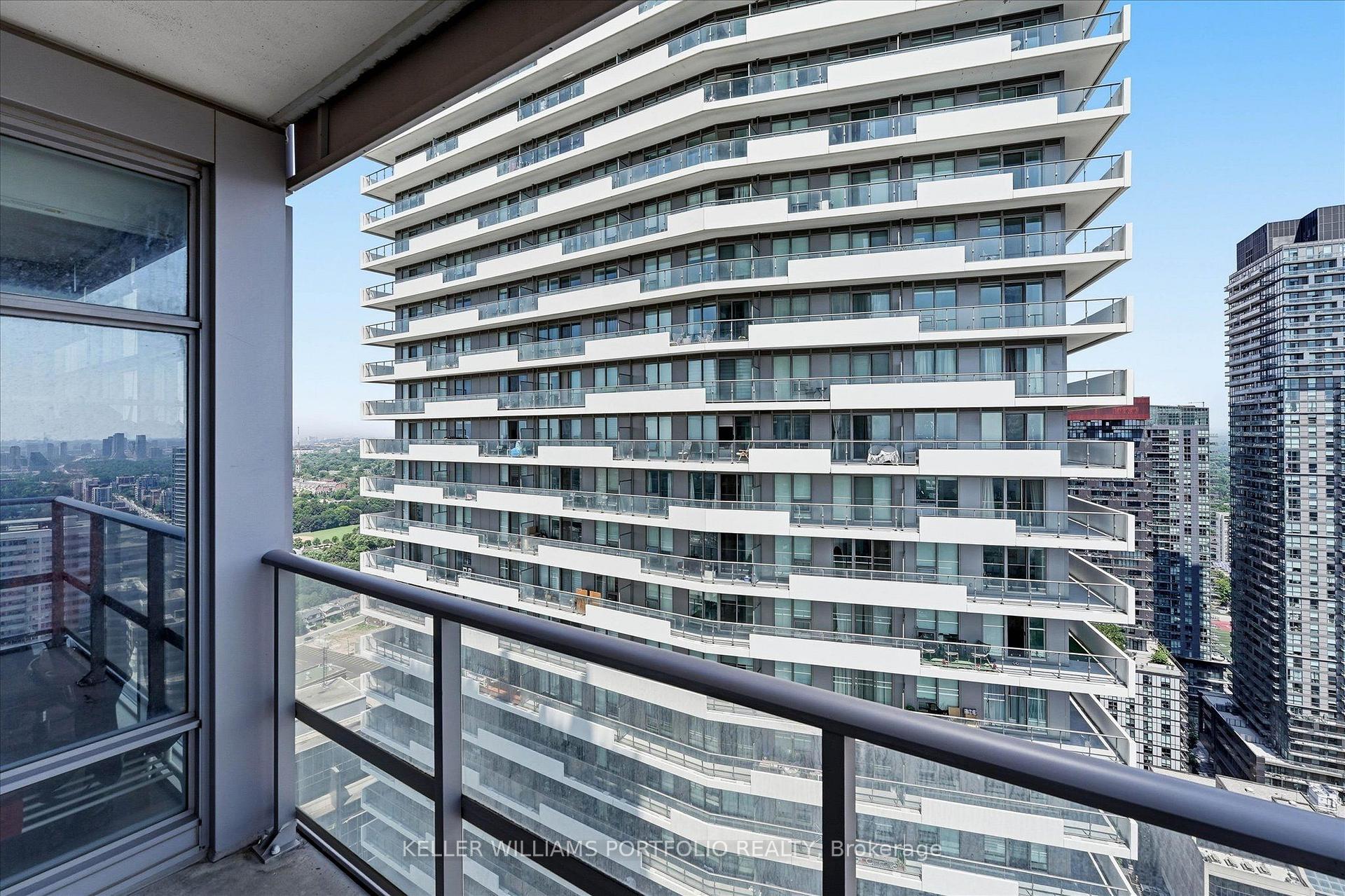 Photo 30 of Unit 4111, 2191 Yonge Street, Toronto, Mount Pleasant West — HOMEH