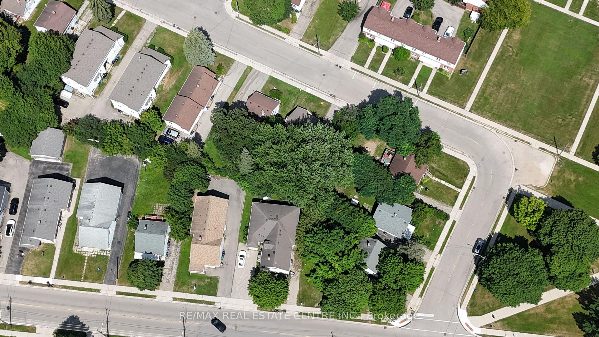 Photo 4 of 262 Hazel Street, Waterloo, Beechwood/University — HOMEH