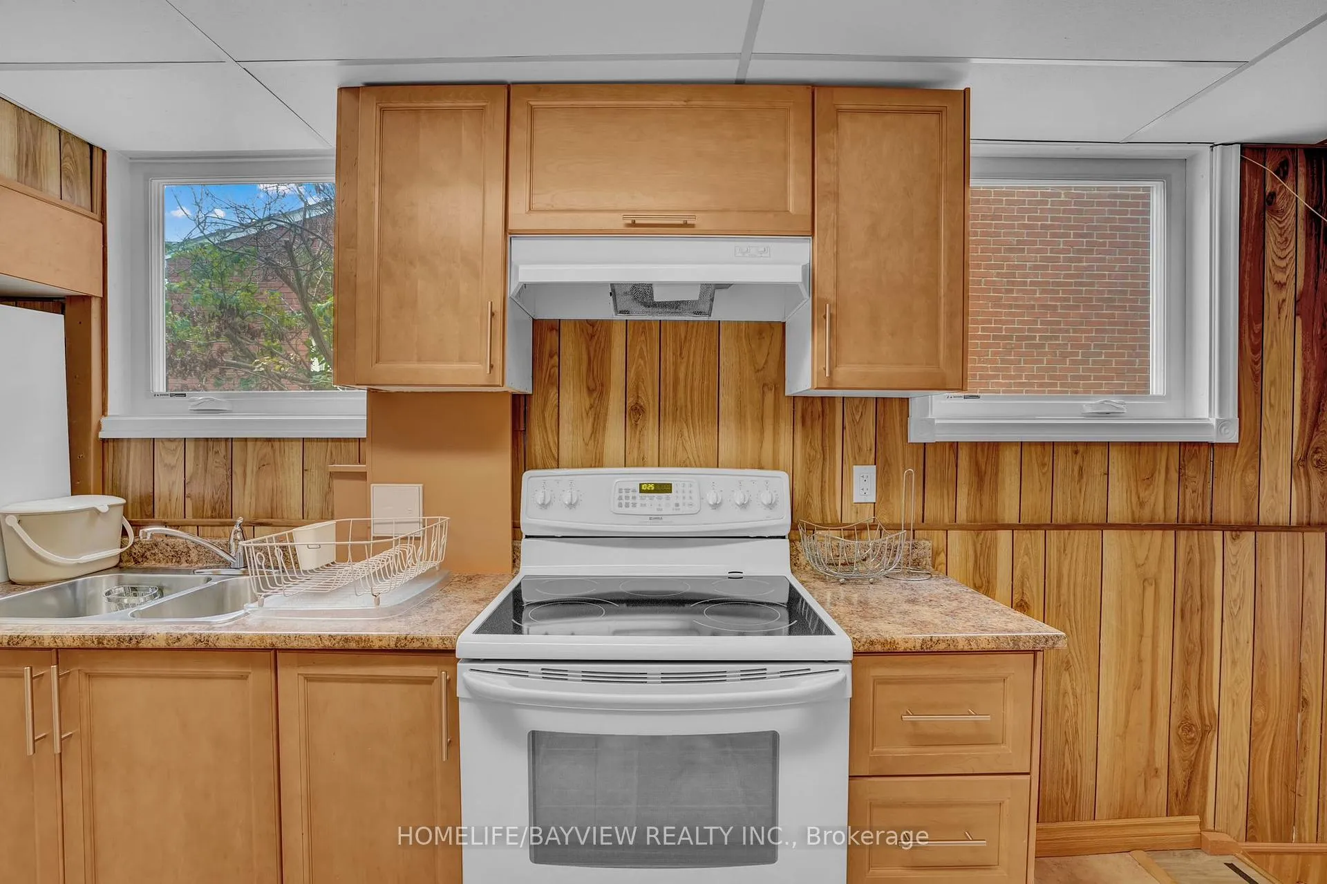 Photo 5 of 22 Hoover Drive, Markham, Aileen-Willowbrook — HOMEH