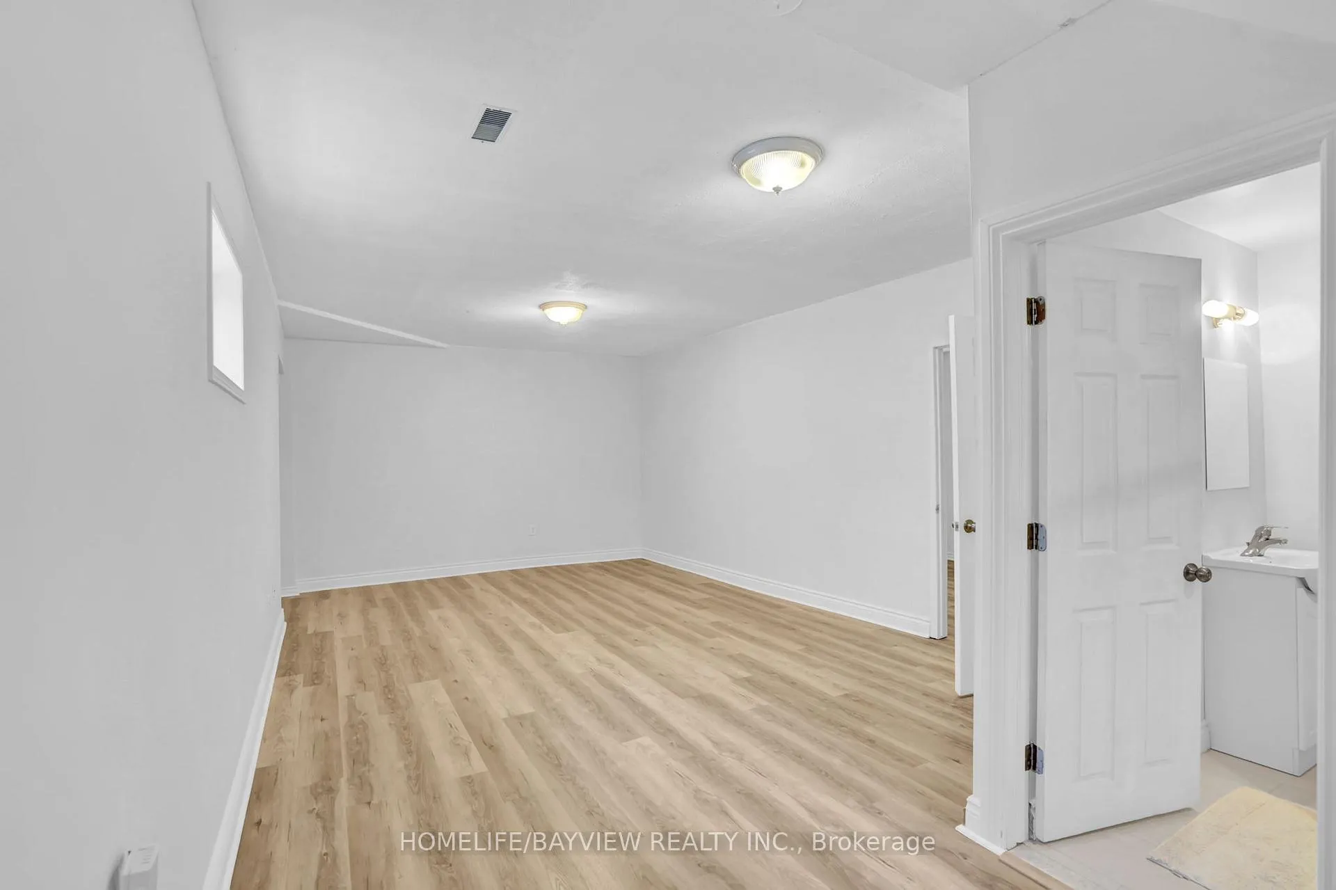 Photo 11 of 22 Hoover Drive, Markham, Aileen-Willowbrook — HOMEH