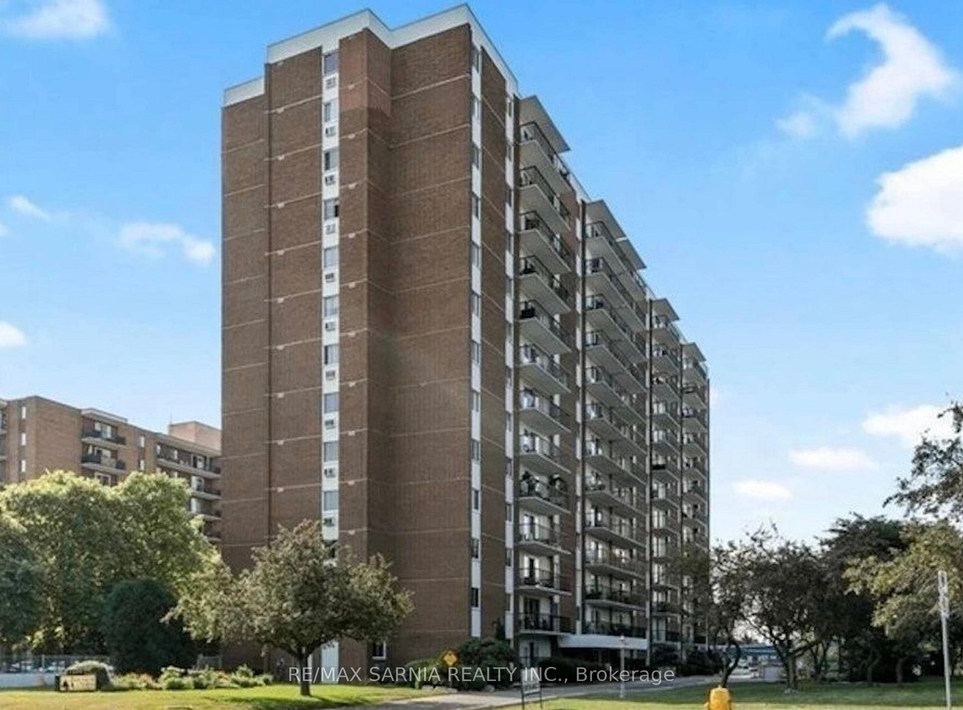Photo 1 of Unit 709, 8591 Riverside Drive E, Windsor — HOMEH