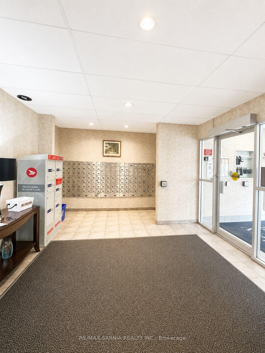 Photo 3 of Unit 709, 8591 Riverside Drive E, Windsor — HOMEH
