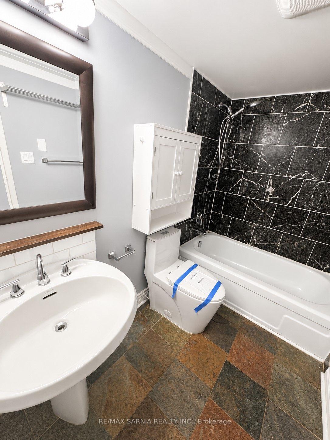 Photo 5 of Unit 709, 8591 Riverside Drive E, Windsor — HOMEH