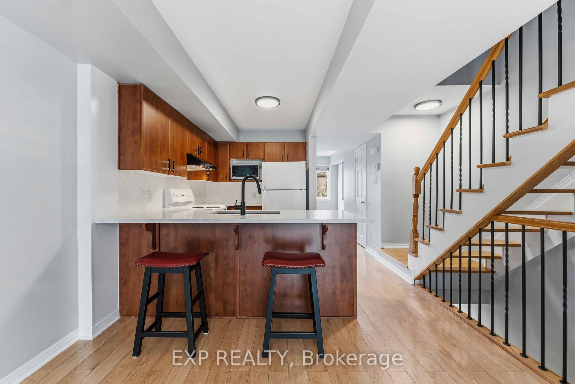 Photo 4 of 81 Strathaven Private, Ottawa, Cyrville — HOMEH