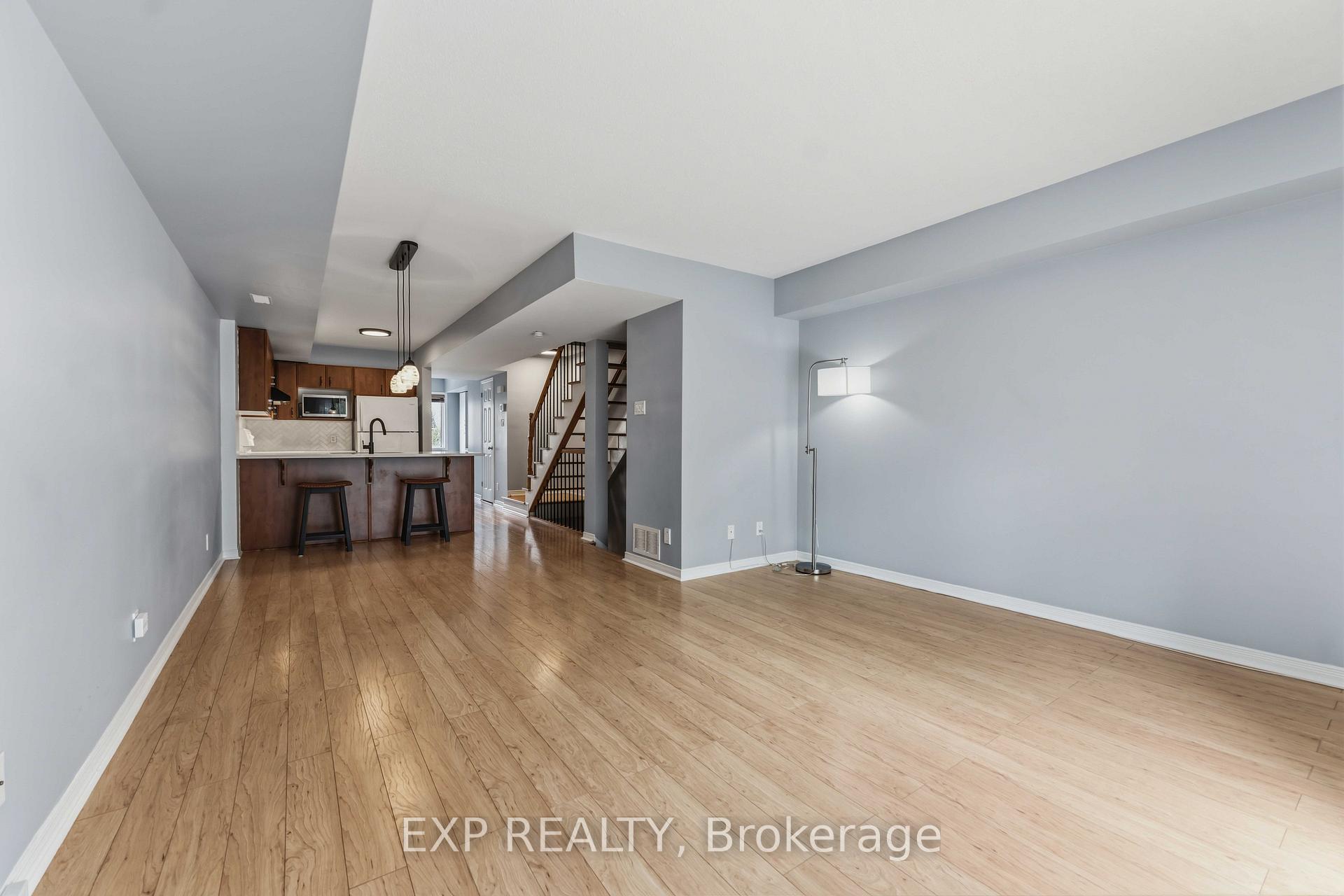 Photo 9 of 81 Strathaven Private, Ottawa, Cyrville — HOMEH