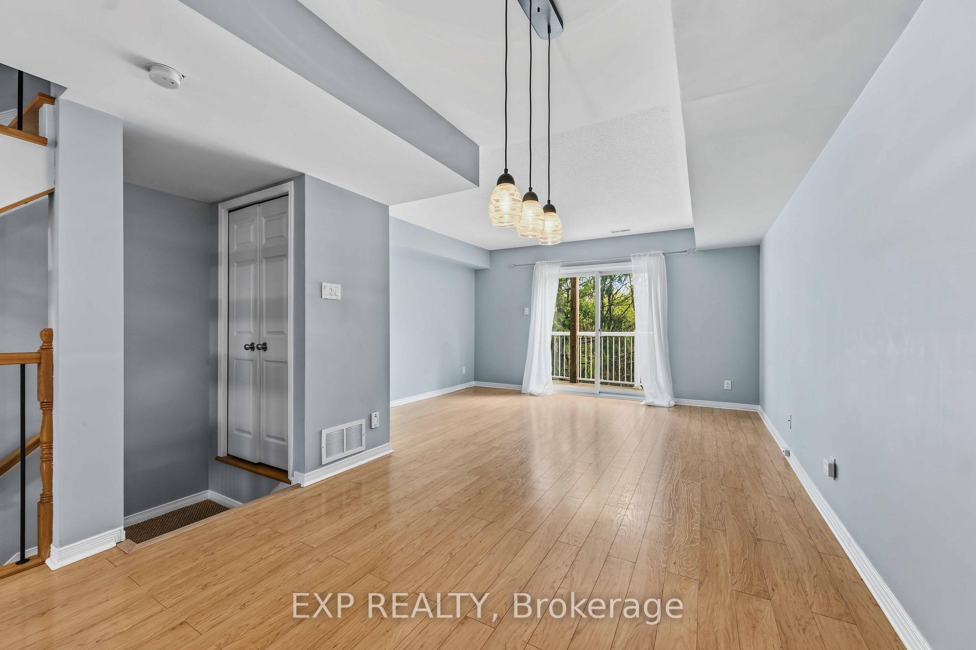 Photo 10 of 81 Strathaven Private, Ottawa, Cyrville — HOMEH