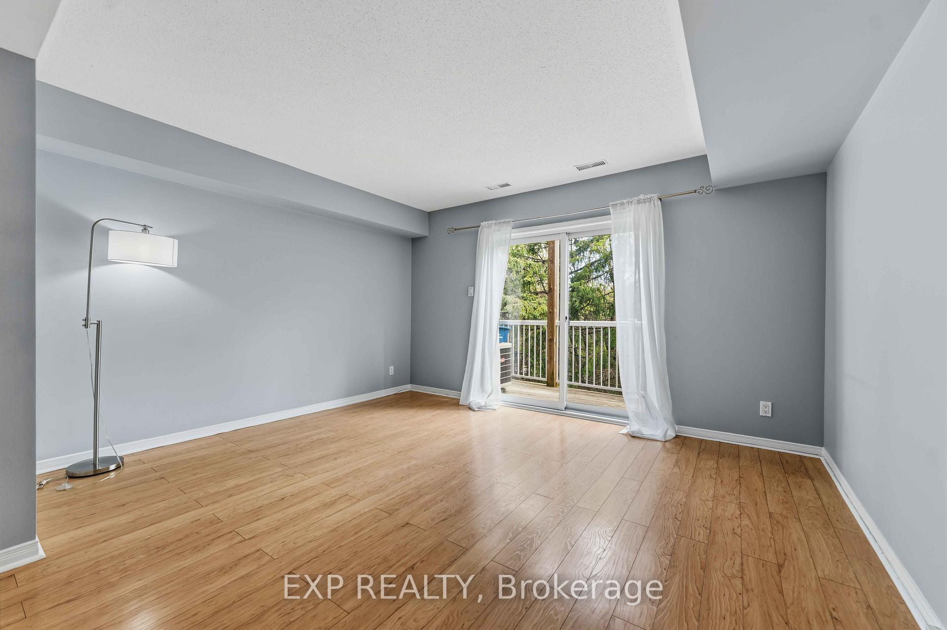 Photo 15 of 81 Strathaven Private, Ottawa, Cyrville — HOMEH