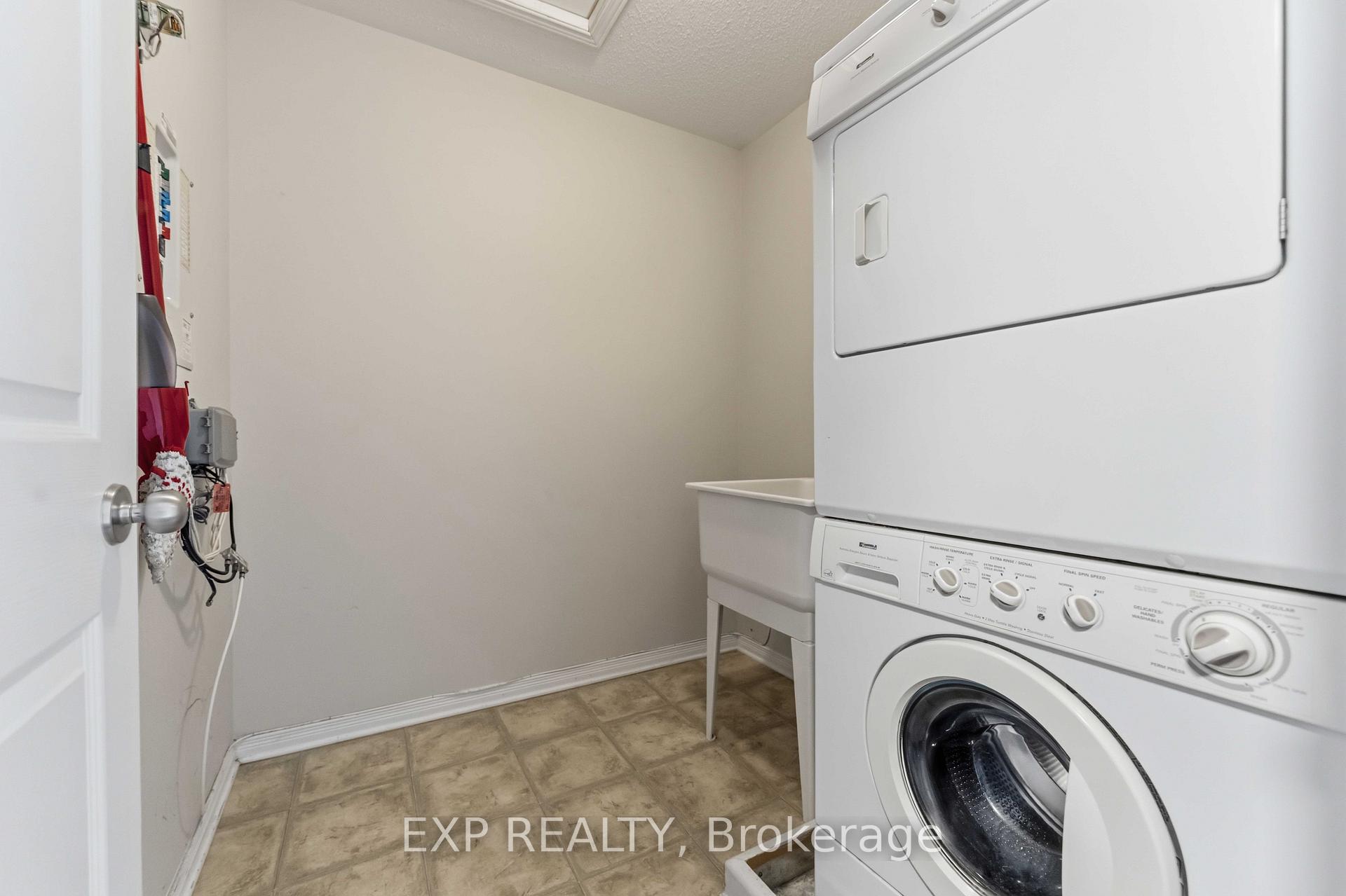 Photo 33 of 81 Strathaven Private, Ottawa, Cyrville — HOMEH