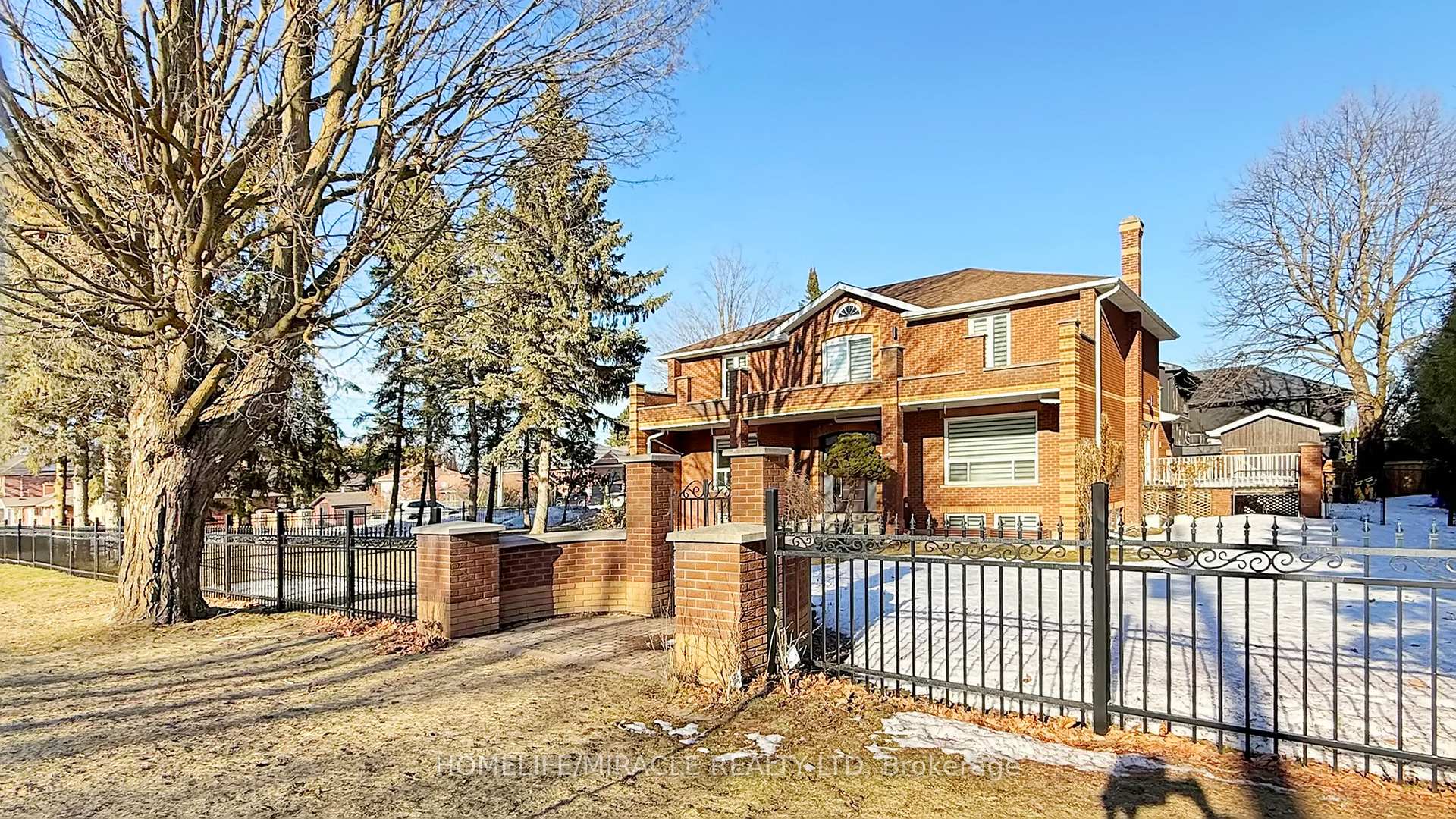 Photo 2 of Unit Basement, 59 Centre Road, Uxbridge — HOMEH