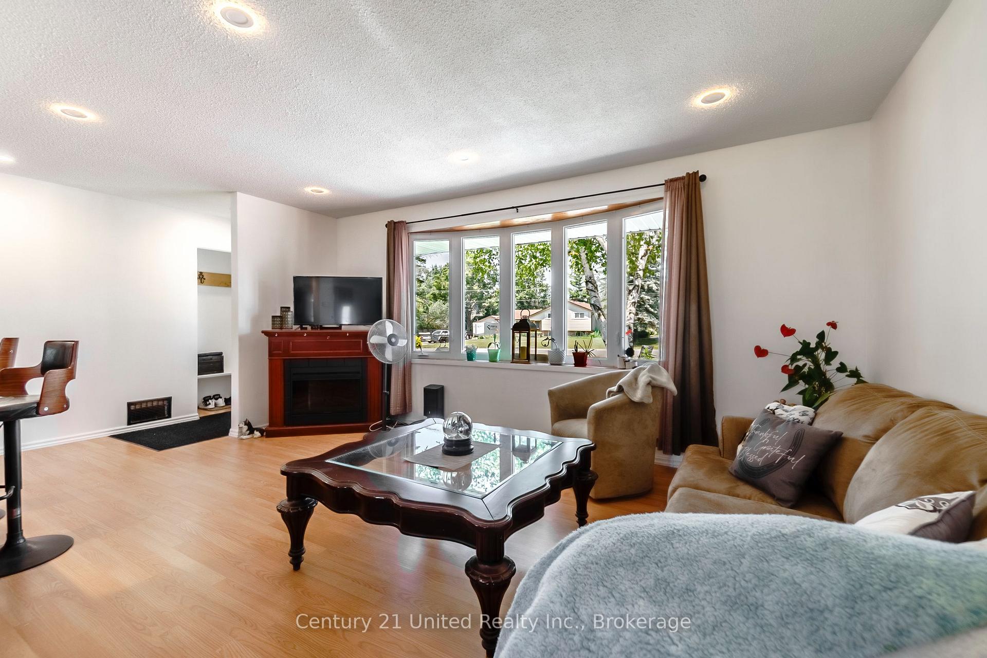 Photo 14 of 16 Janet Drive, Kawartha Lakes, Janetville — HOMEH
