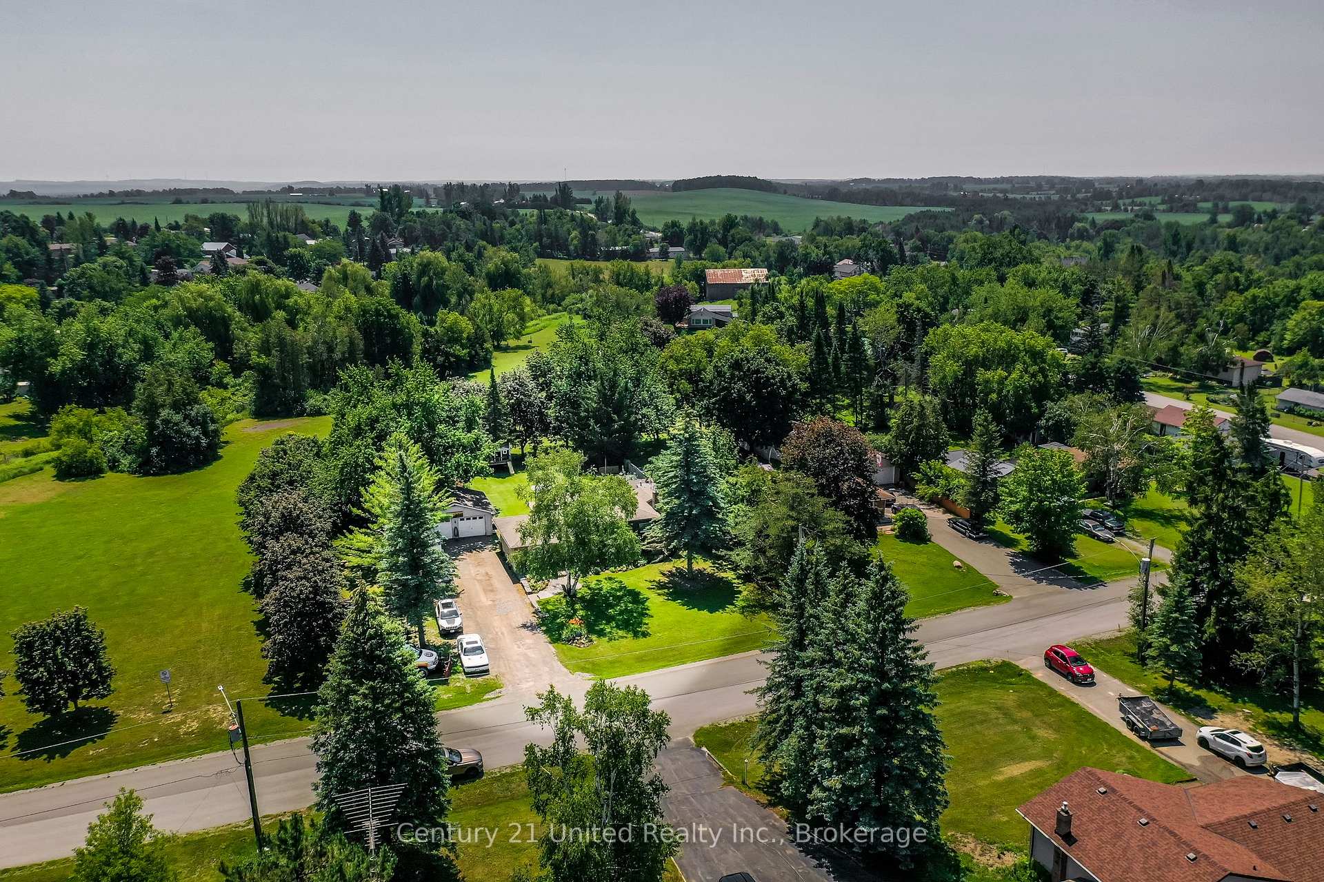 Photo 3 of 16 Janet Drive, Kawartha Lakes, Janetville — HOMEH