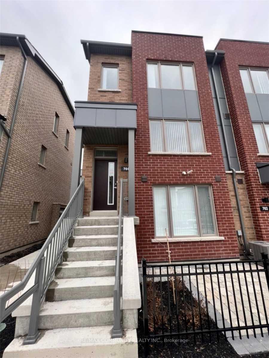 Photo 3 of Unit 701, 1525 Kingston Road, Pickering, Town Centre — HOMEH
