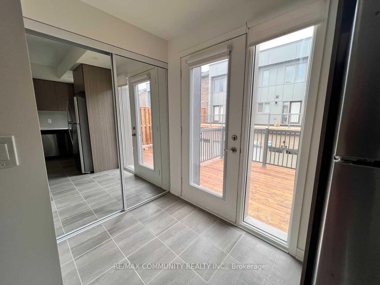 Photo 6 of Unit 701, 1525 Kingston Road, Pickering, Town Centre — HOMEH