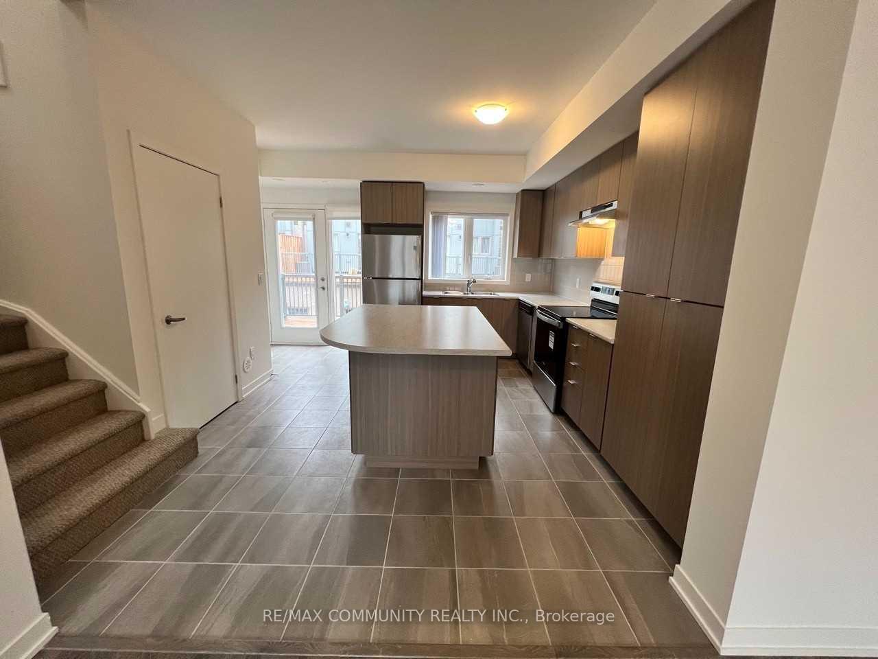 Photo 7 of Unit 701, 1525 Kingston Road, Pickering, Town Centre — HOMEH