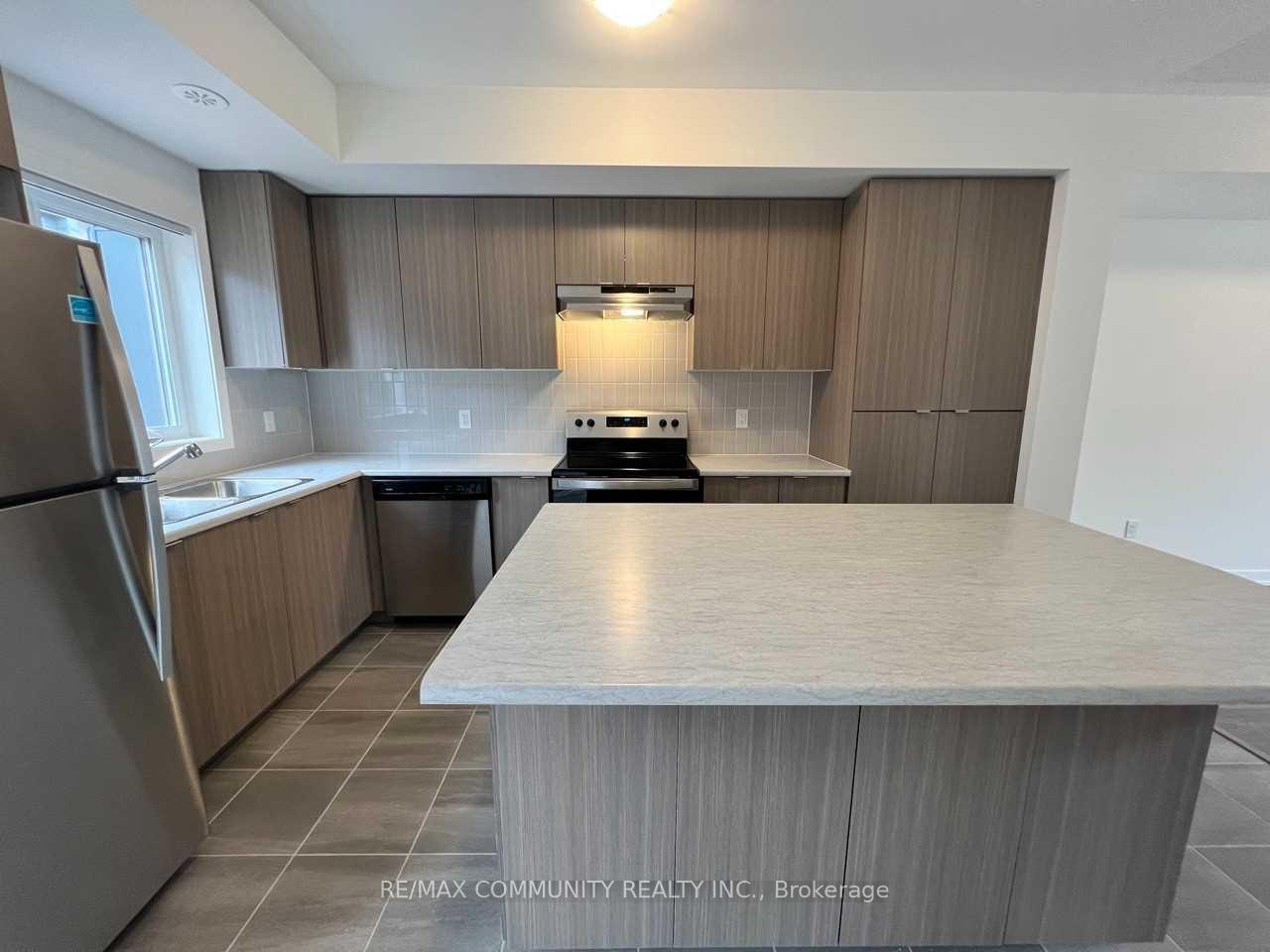 Photo 10 of Unit 701, 1525 Kingston Road, Pickering, Town Centre — HOMEH