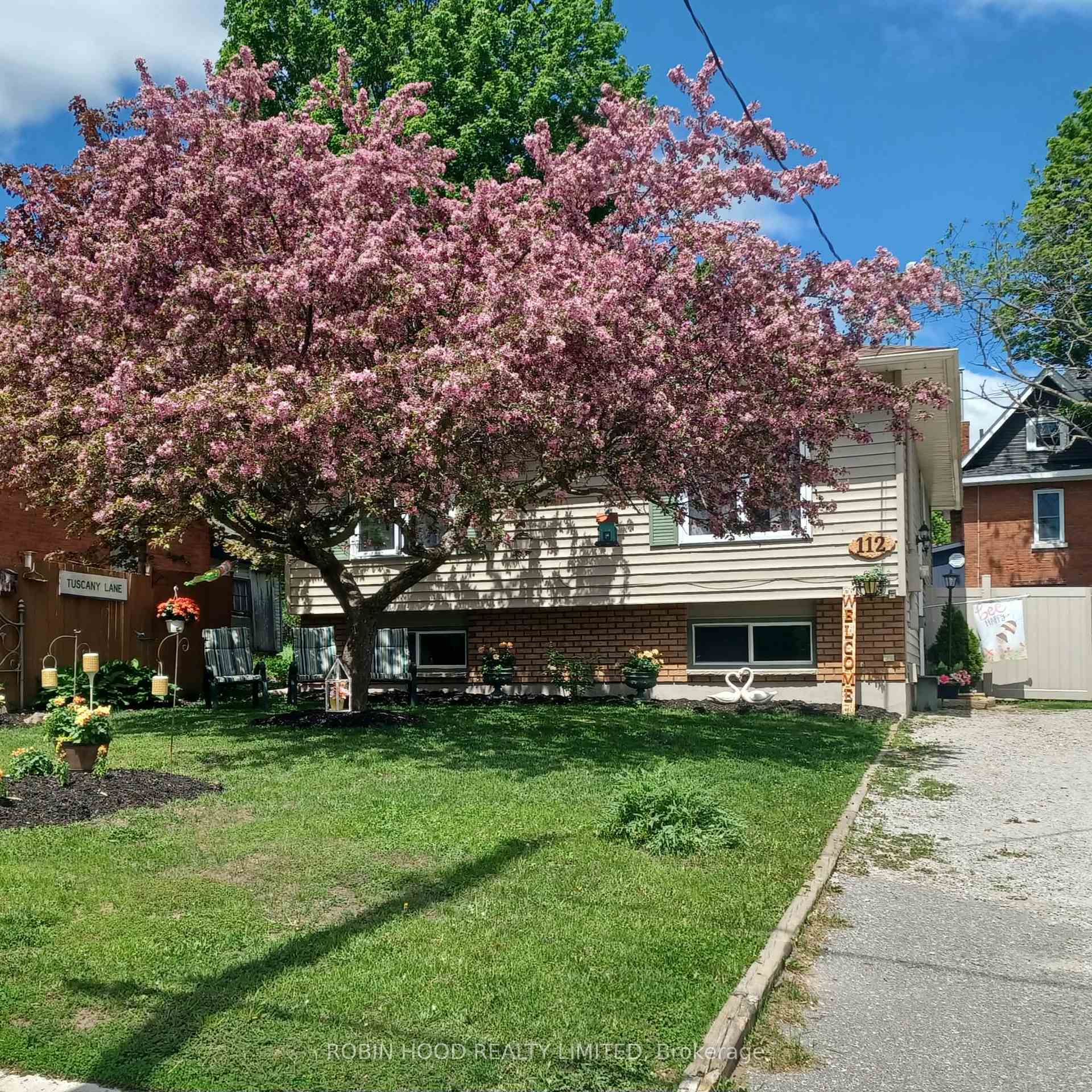 Photo 1 of 112 Borland Street E, Orillia — HOMEH