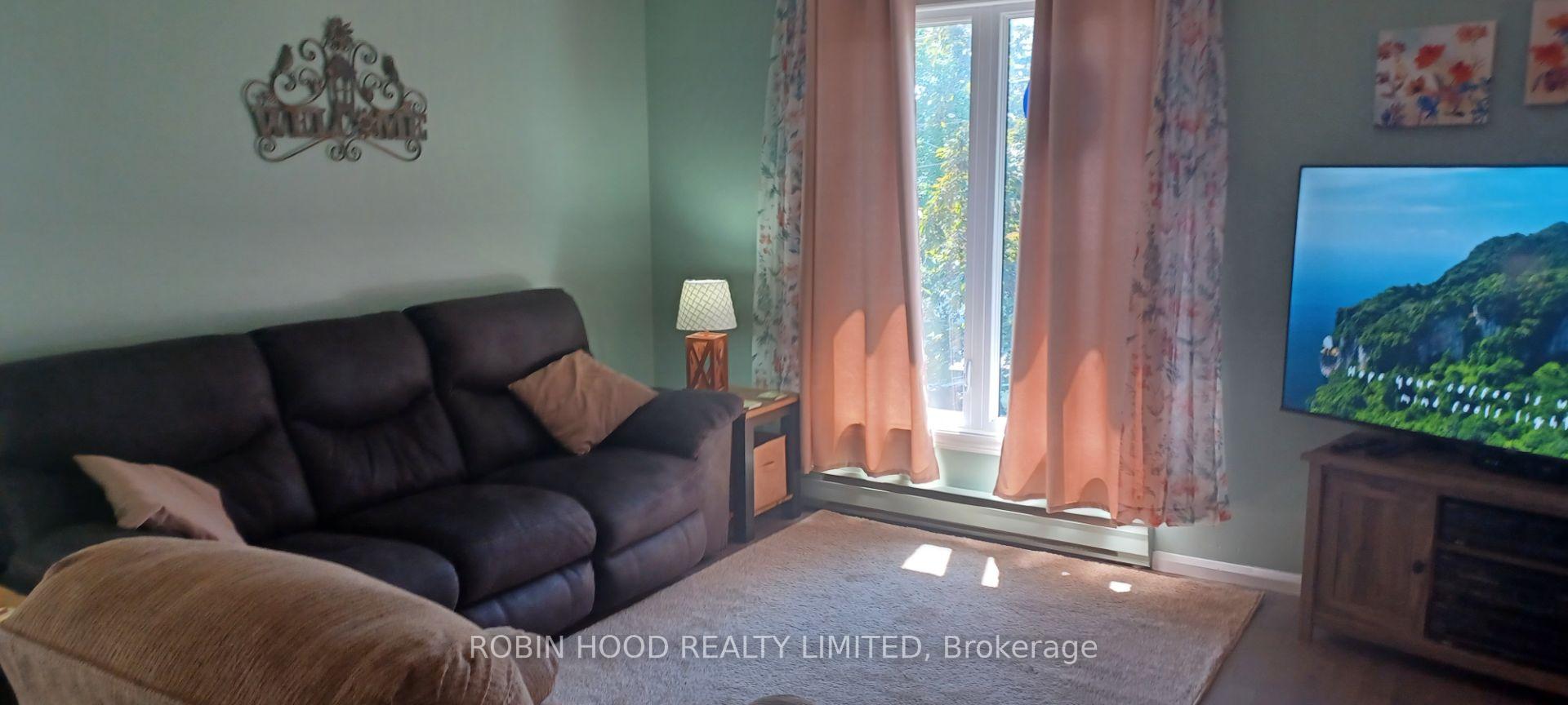 Photo 7 of 112 Borland Street E, Orillia — HOMEH