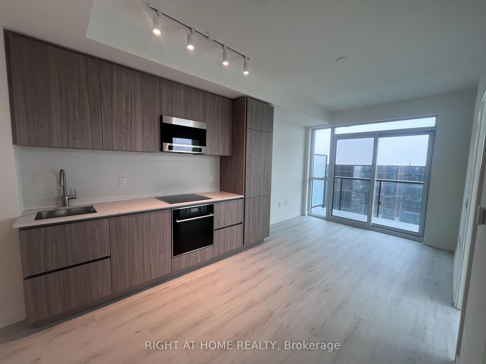 Photo 3 of Unit 2909S, 110 Broadway Avenue, Toronto, Mount Pleasant West — HOMEH