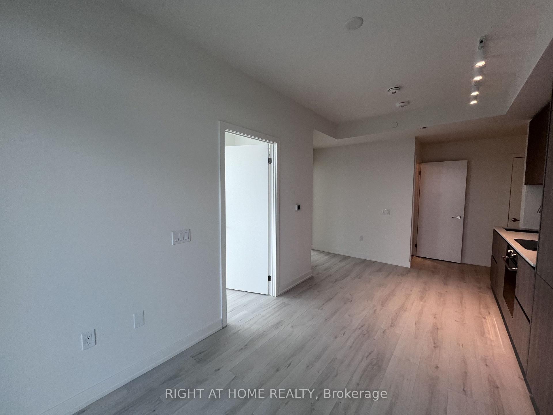 Photo 6 of Unit 2909S, 110 Broadway Avenue, Toronto, Mount Pleasant West — HOMEH