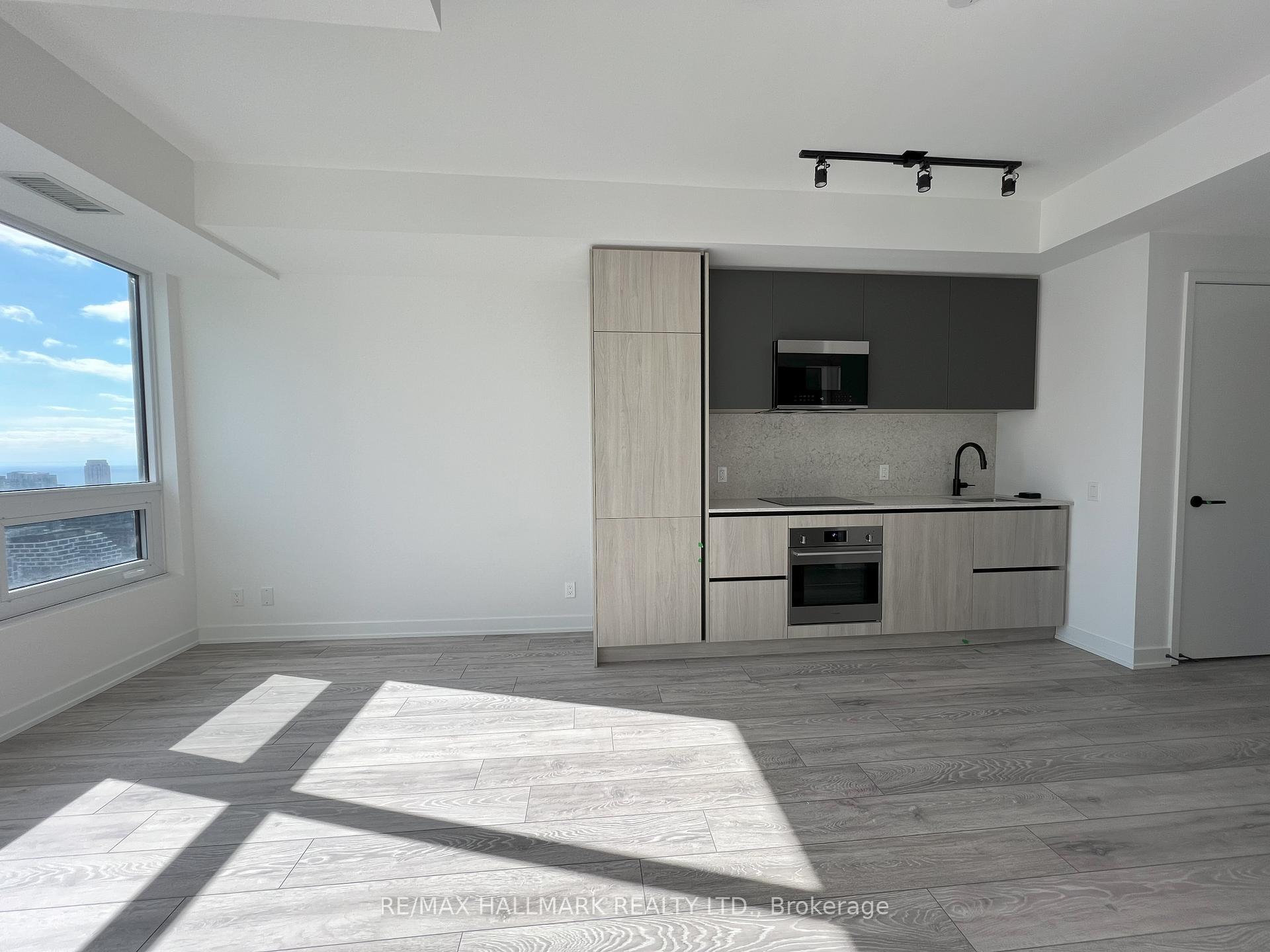 Photo 3 of Unit 3909, 108 Peter Street, Toronto, Waterfront Communities — HOMEH