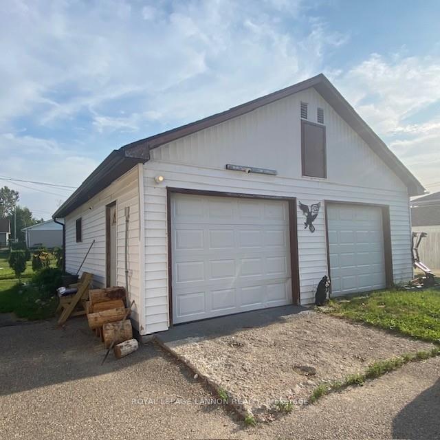 Photo 24 of 305 McKenzie Avenue E, Greenstone — HOMEH