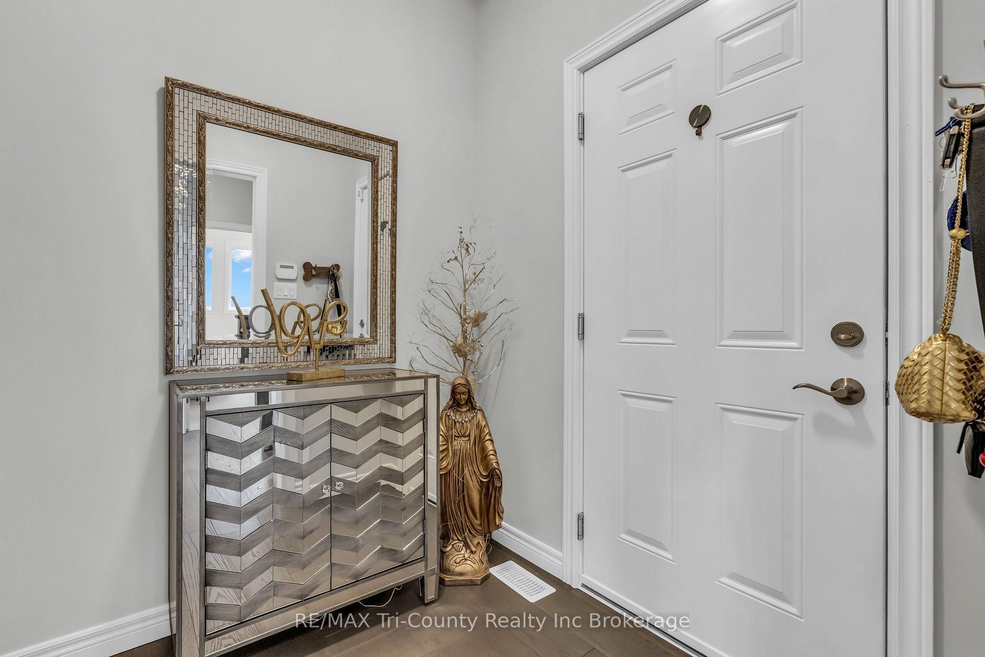 Photo 5 of 18 Crocus Avenue, Tillsonburg — HOMEH