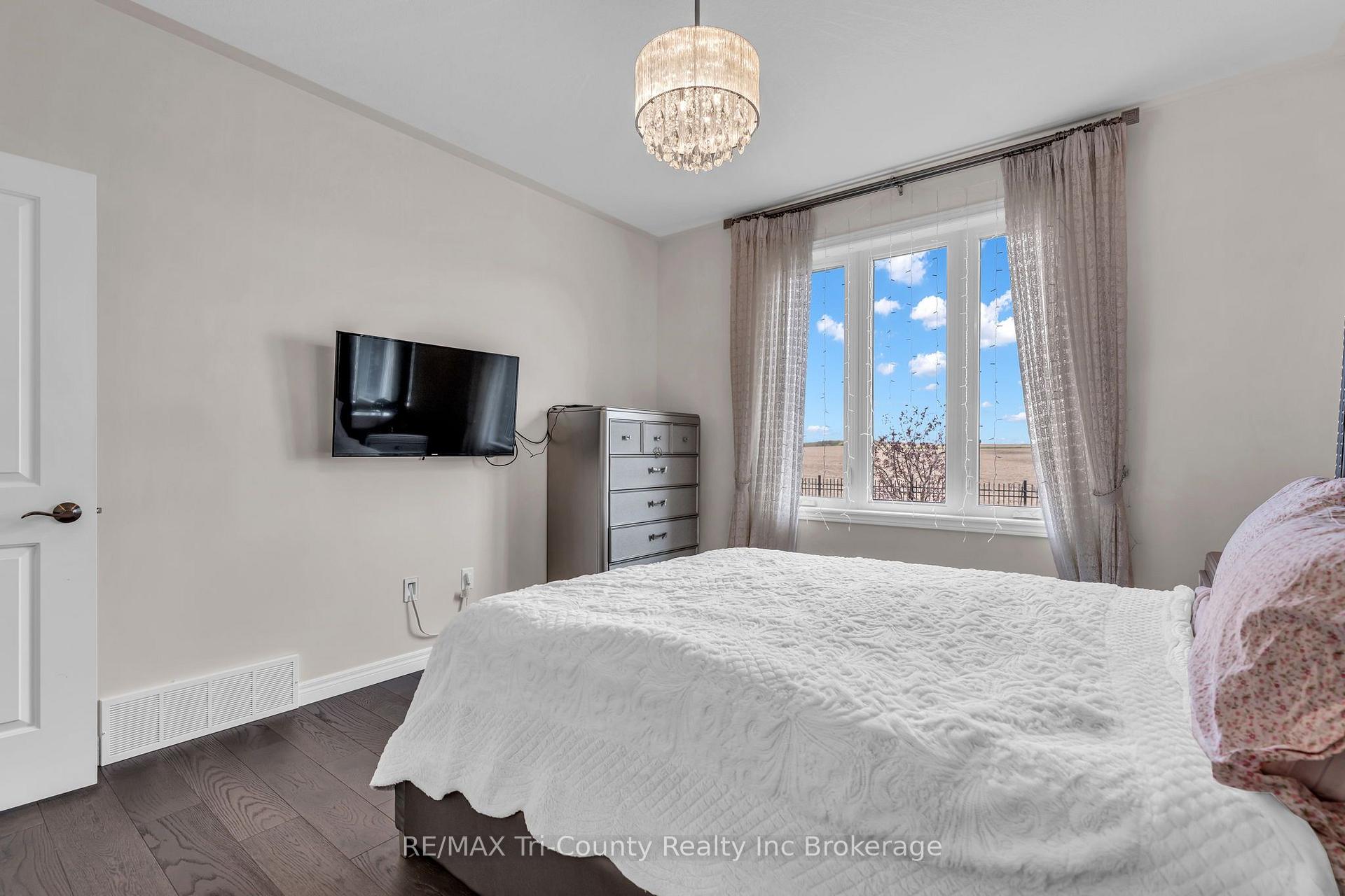 Photo 21 of 18 Crocus Avenue, Tillsonburg — HOMEH