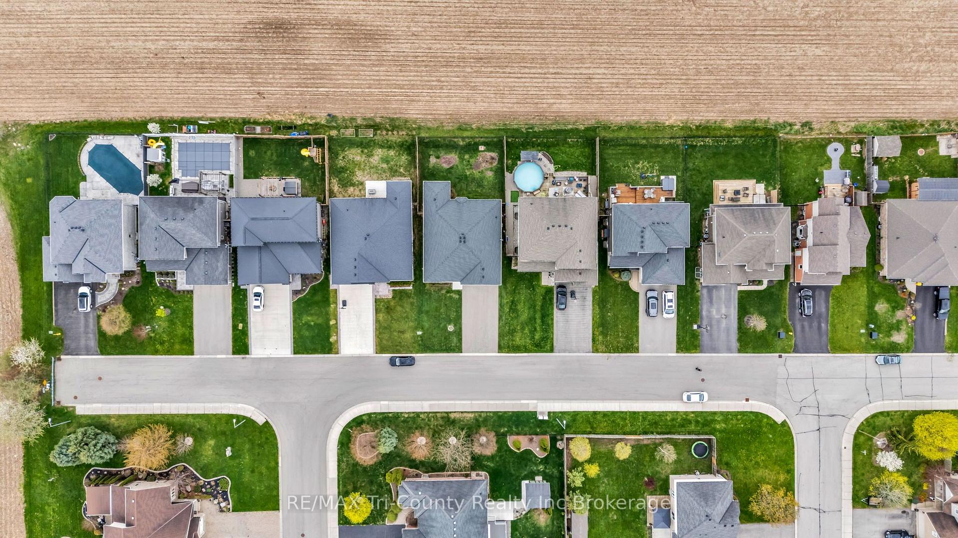 Photo 40 of 18 Crocus Avenue, Tillsonburg — HOMEH