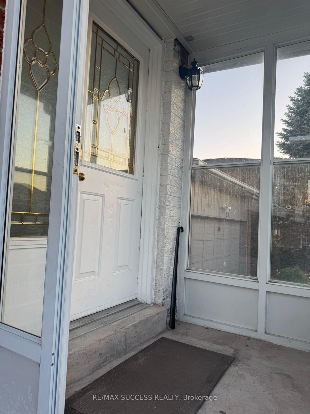 Photo 13 of 32 Martindale Crescent, Brampton, Brampton West — HOMEH